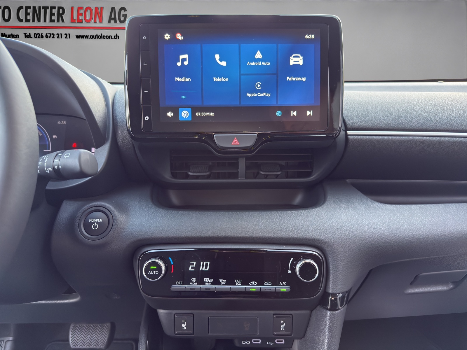 TOYOTA Yaris 1.5 Teamplayer e-CVT-image-14