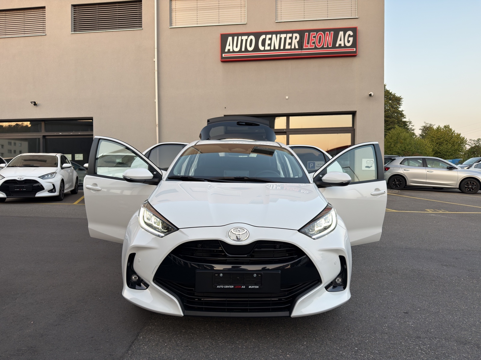 TOYOTA Yaris 1.5 Teamplayer e-CVT-image-31
