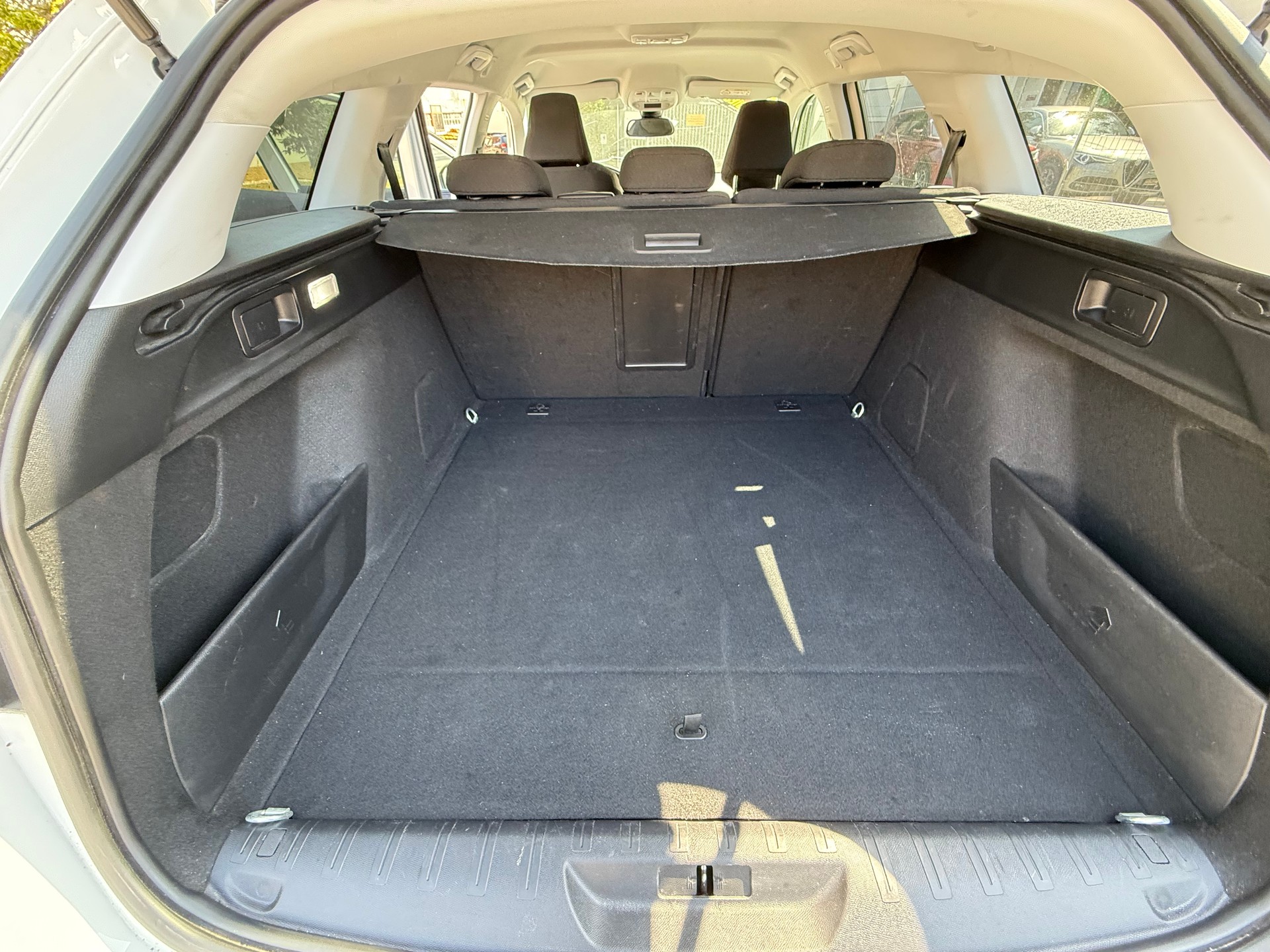PEUGEOT 308 SW 1.5 BlueHDI Active Pack EAT8-image-10