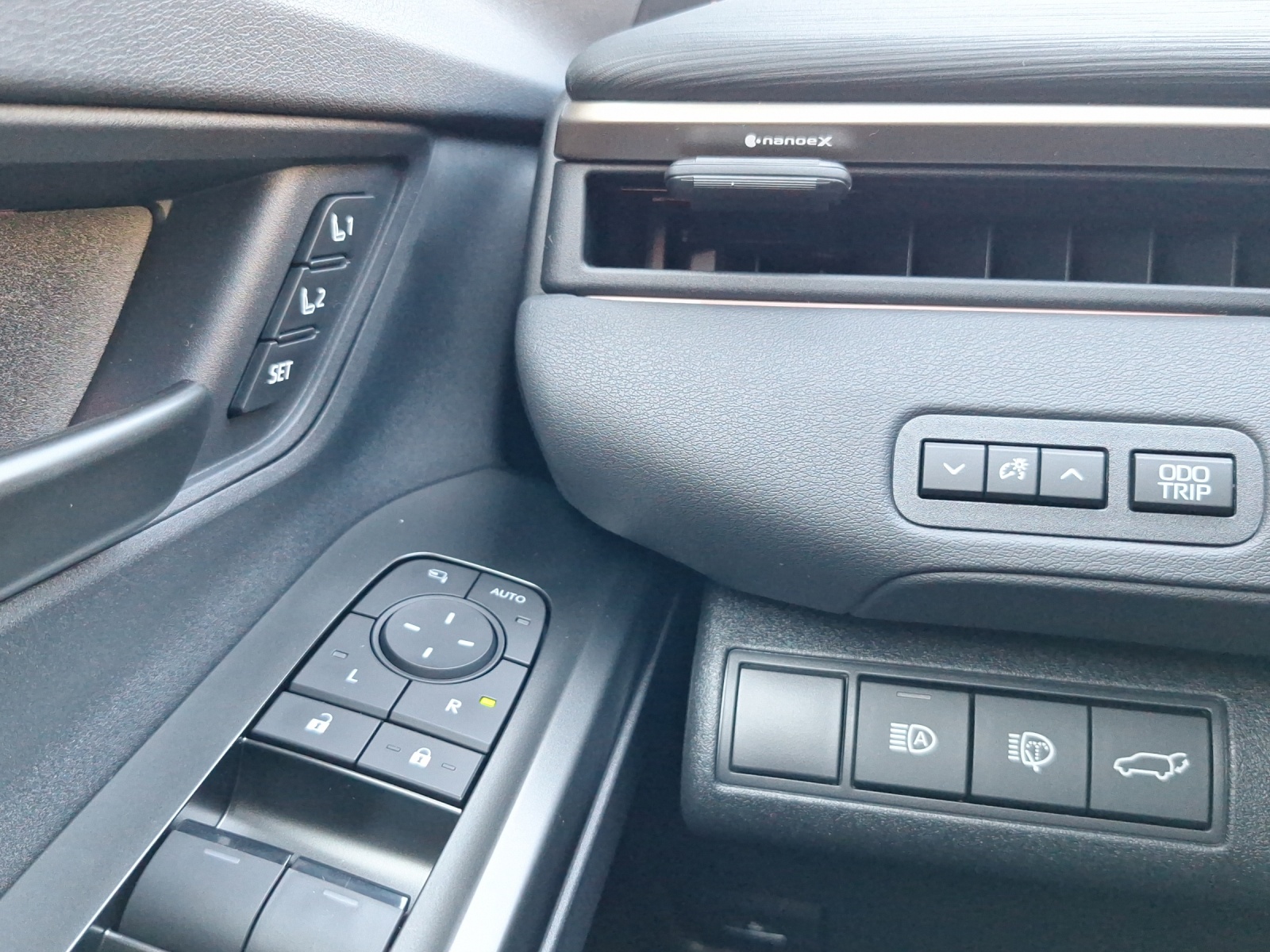 TOYOTA bZ4X Touring Premium AWD-image-19