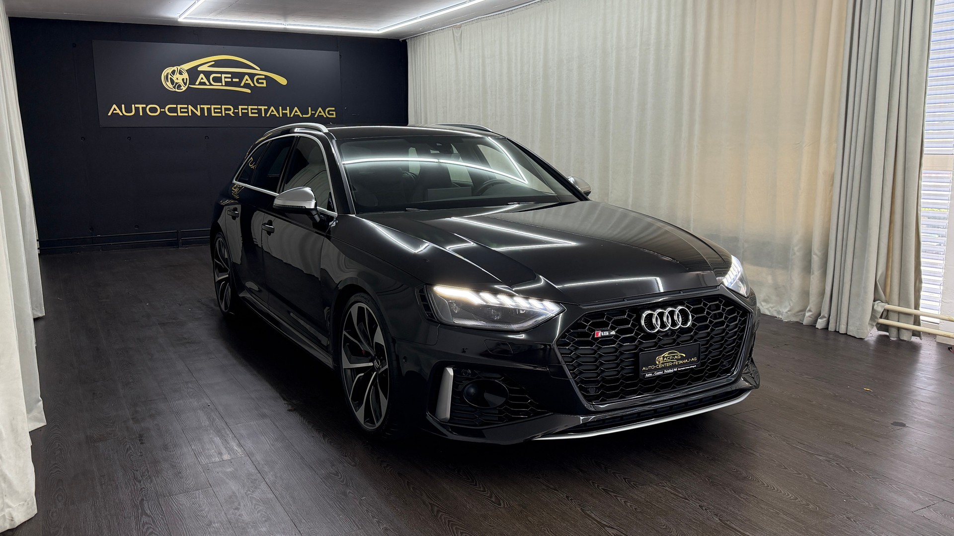 AUDI RS4 Avant quattro tiptronic-showroom-element-2