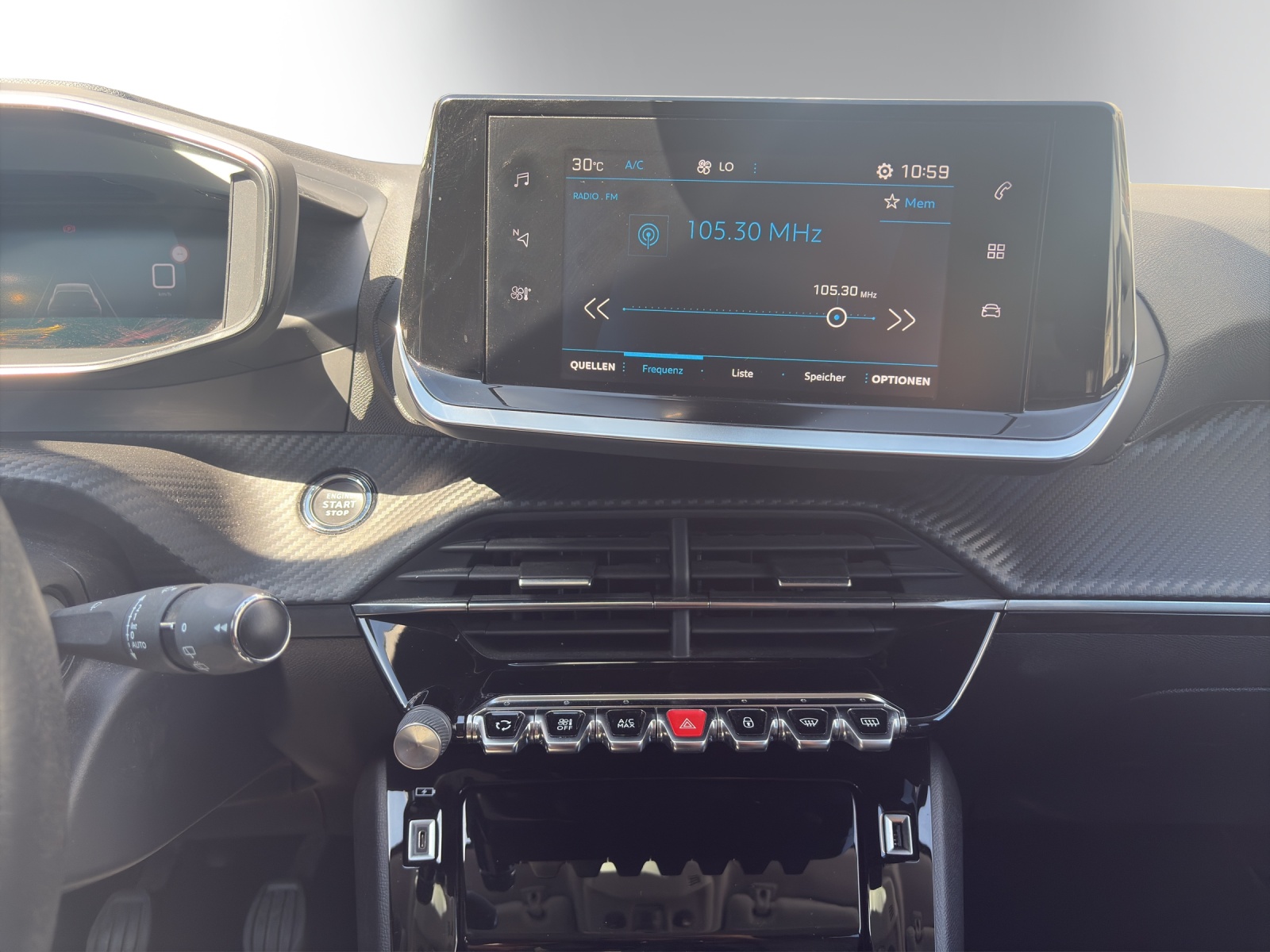 PEUGEOT 208 1.2 PureTech Allure-image-15