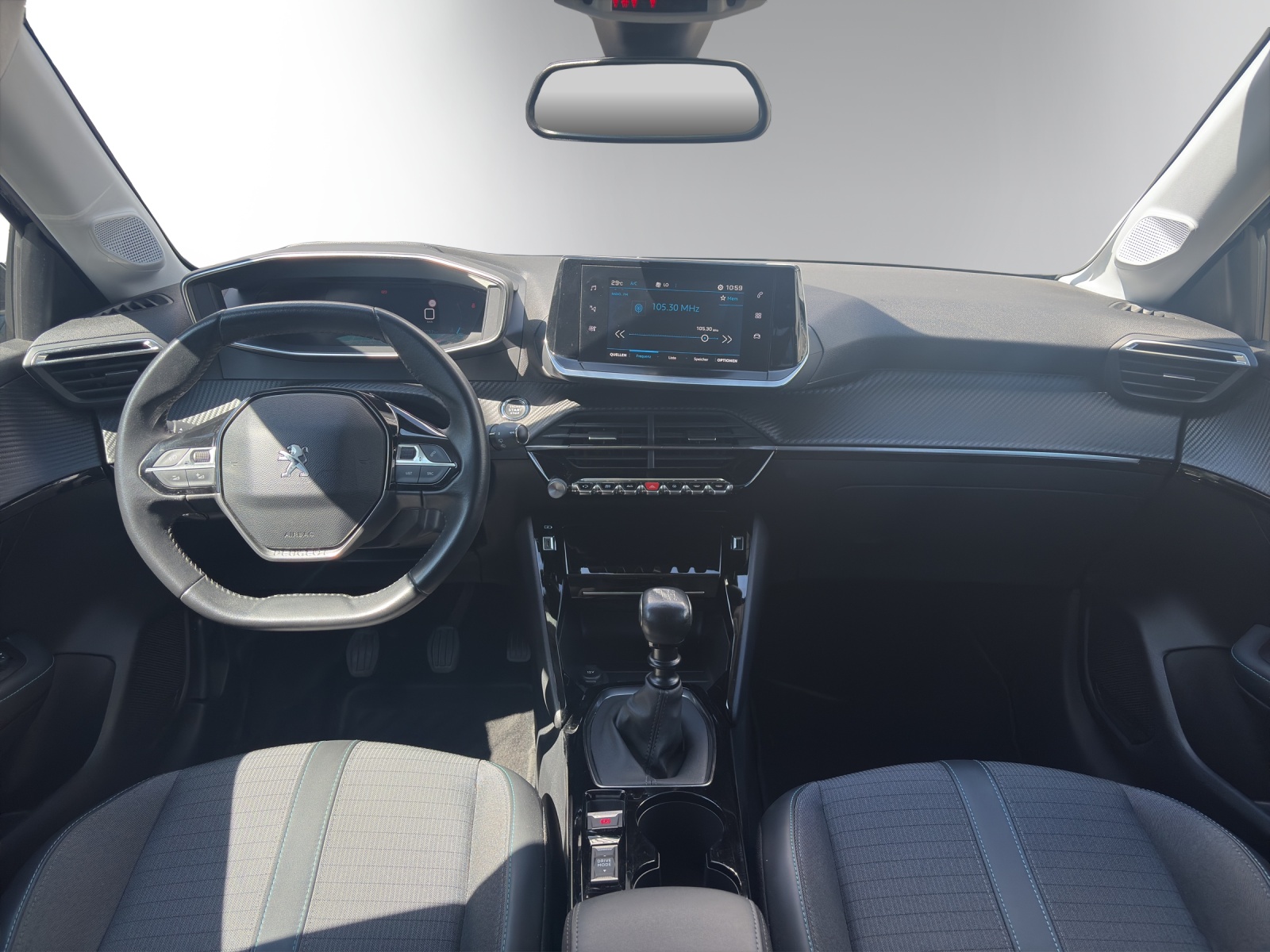 PEUGEOT 208 1.2 PureTech Allure-image-11