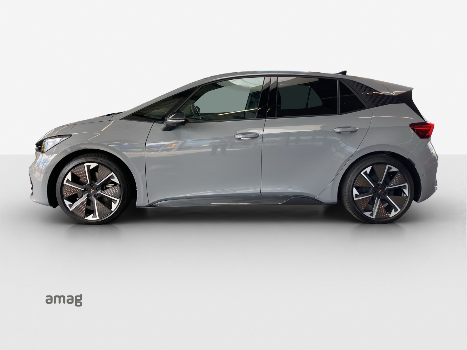 CUPRA Born 77 kWh e-Boost-showroom-element-1