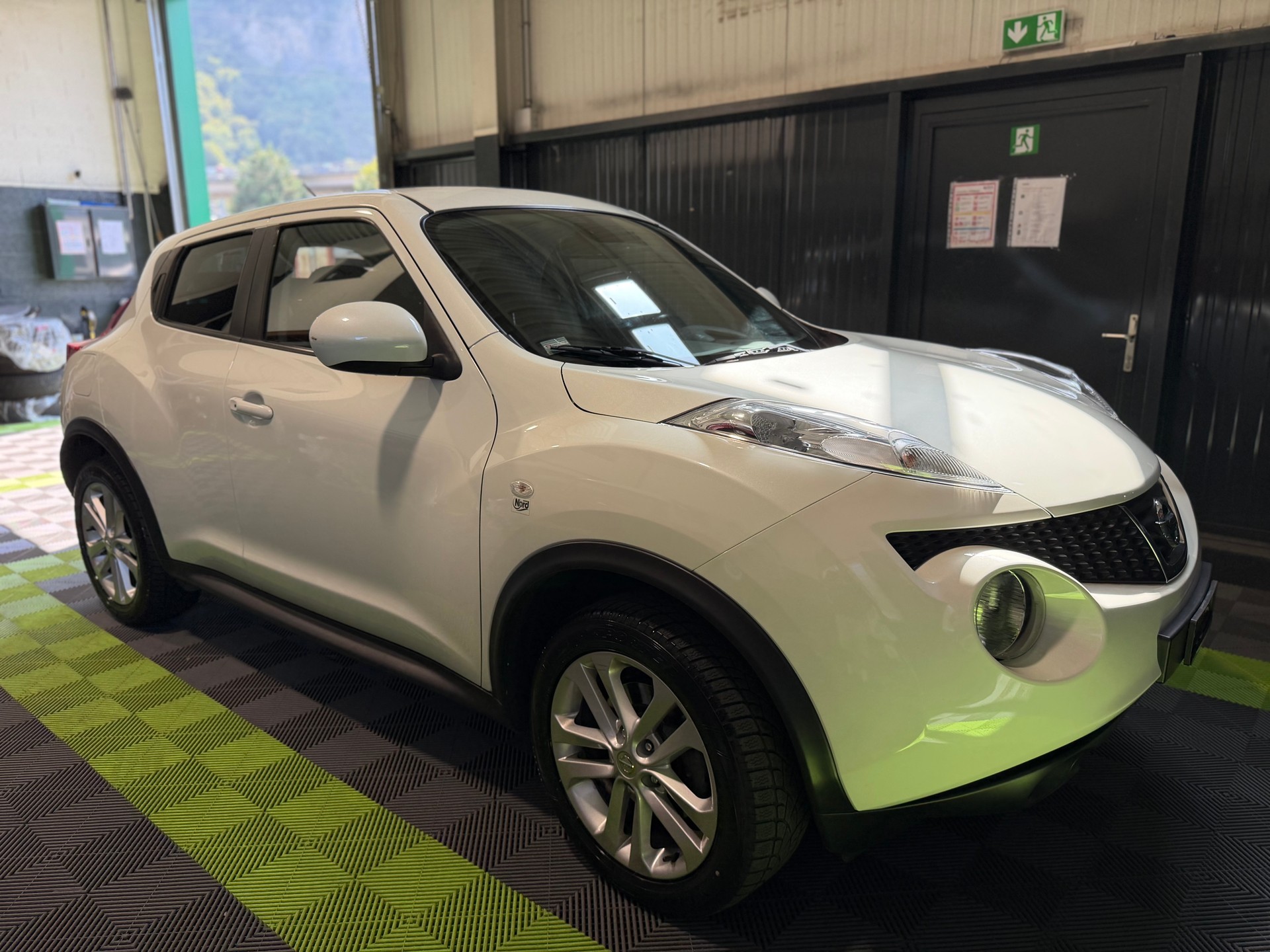 NISSAN Juke 1.6 DIG-T tekna 4x4 Xtronic M-CVT-image-1