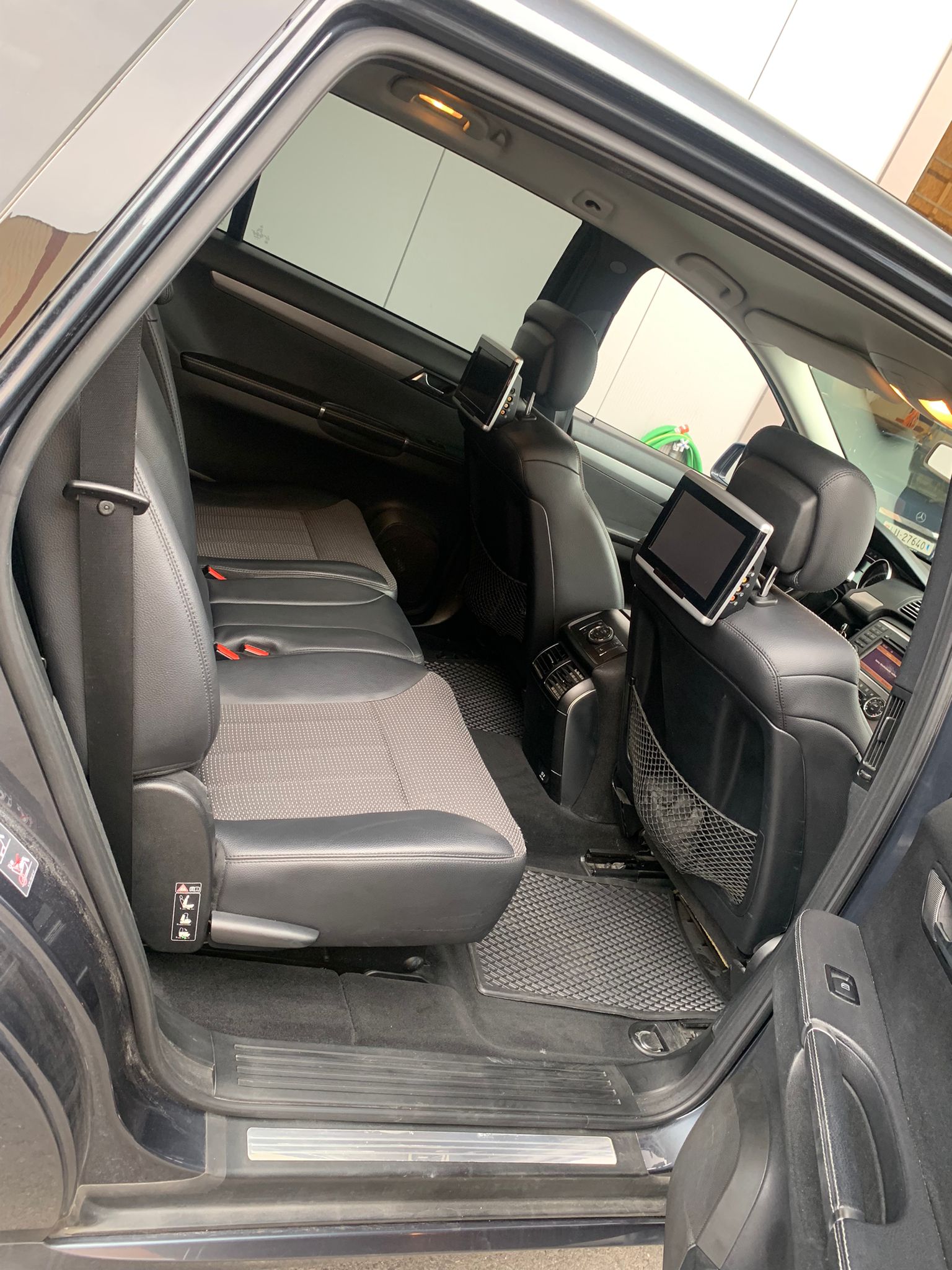 MERCEDES-BENZ Limousine-image-2