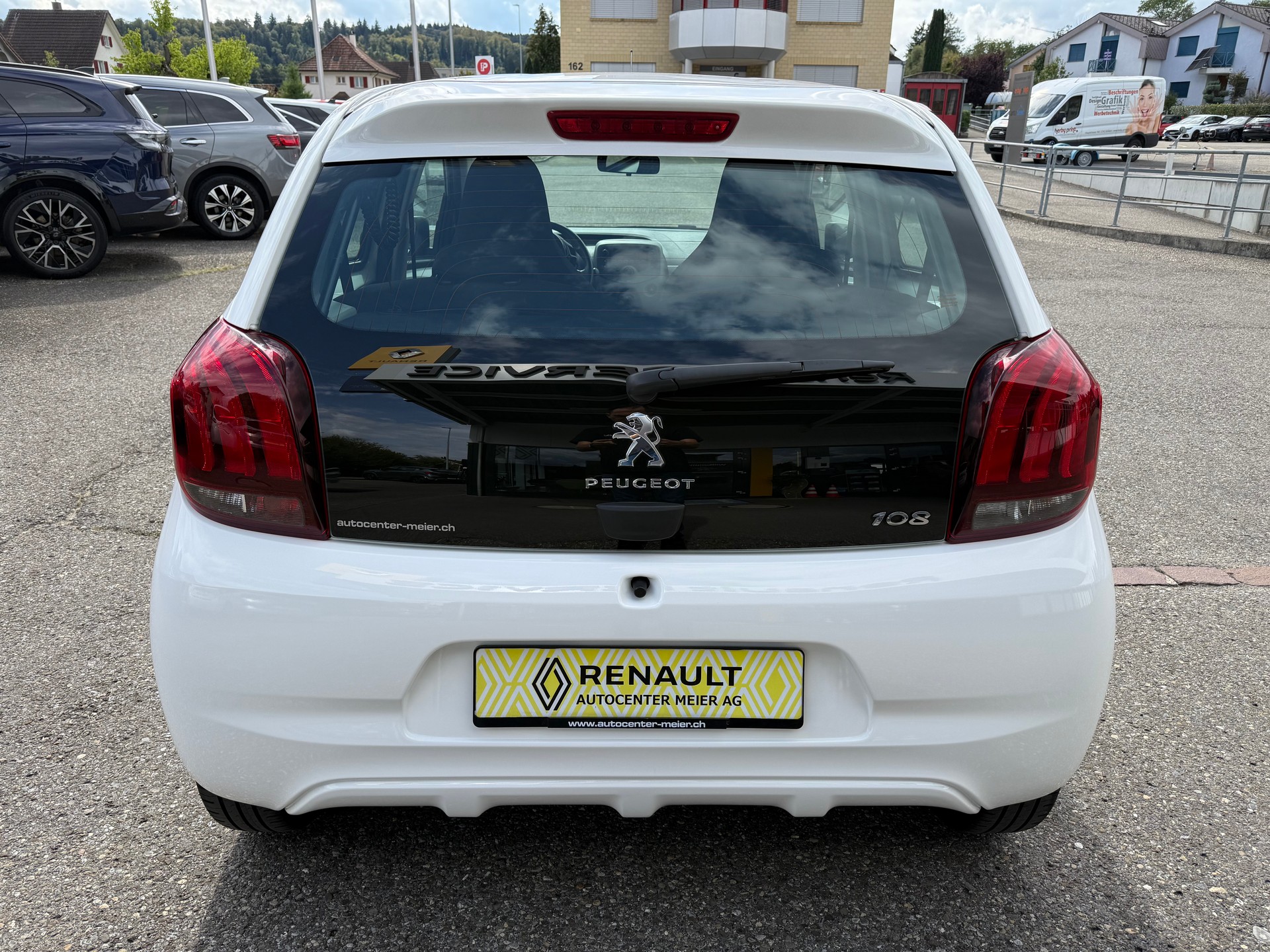 PEUGEOT 108 e-1.0 VTi Stop&Start Active-image-4