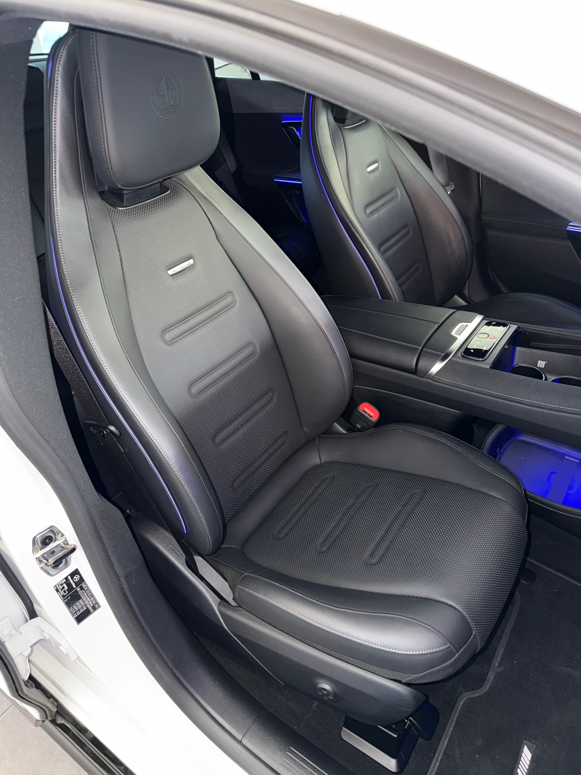 MERCEDES-BENZ EQE 53 AMG 4 Matic+ Executive Edition-image-15