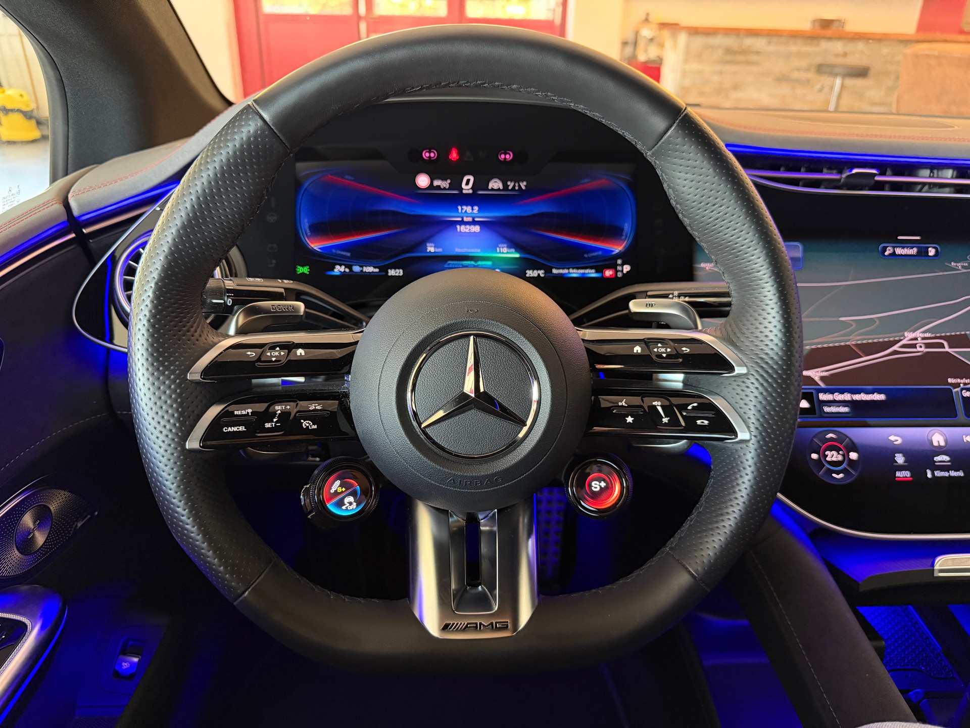 MERCEDES-BENZ EQE 53 AMG 4 Matic+ Executive Edition-image-17
