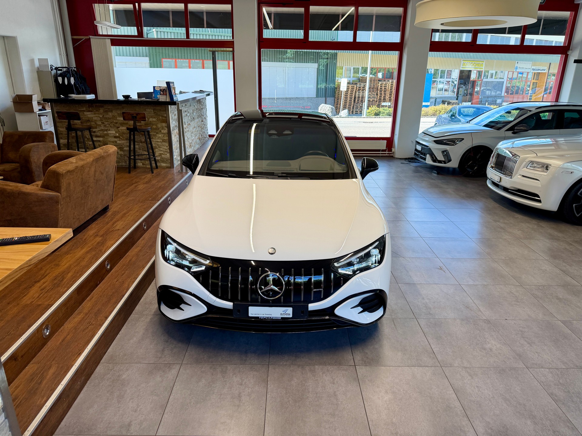 MERCEDES-BENZ EQE 53 AMG 4 Matic+ Executive Edition-image-8
