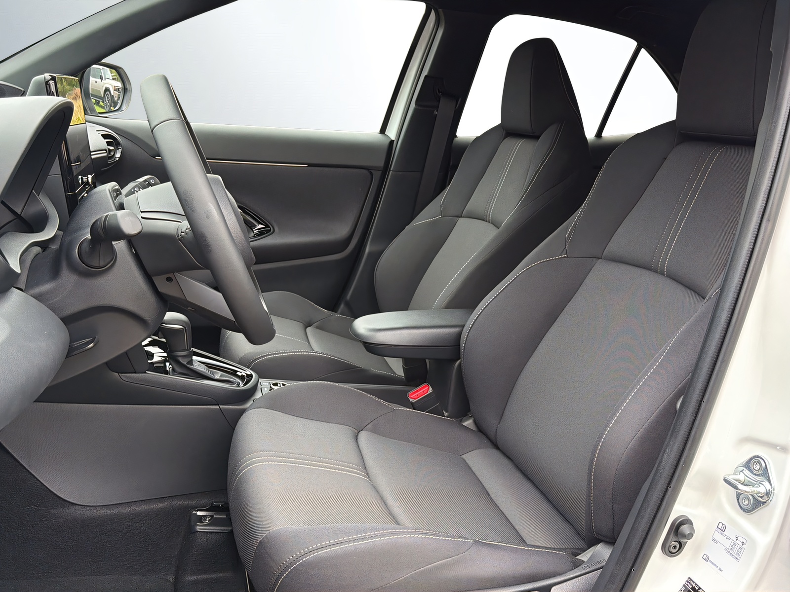 TOYOTA Yaris Cross 1.5 Trend AWDi e-CVT-showroom-element-3