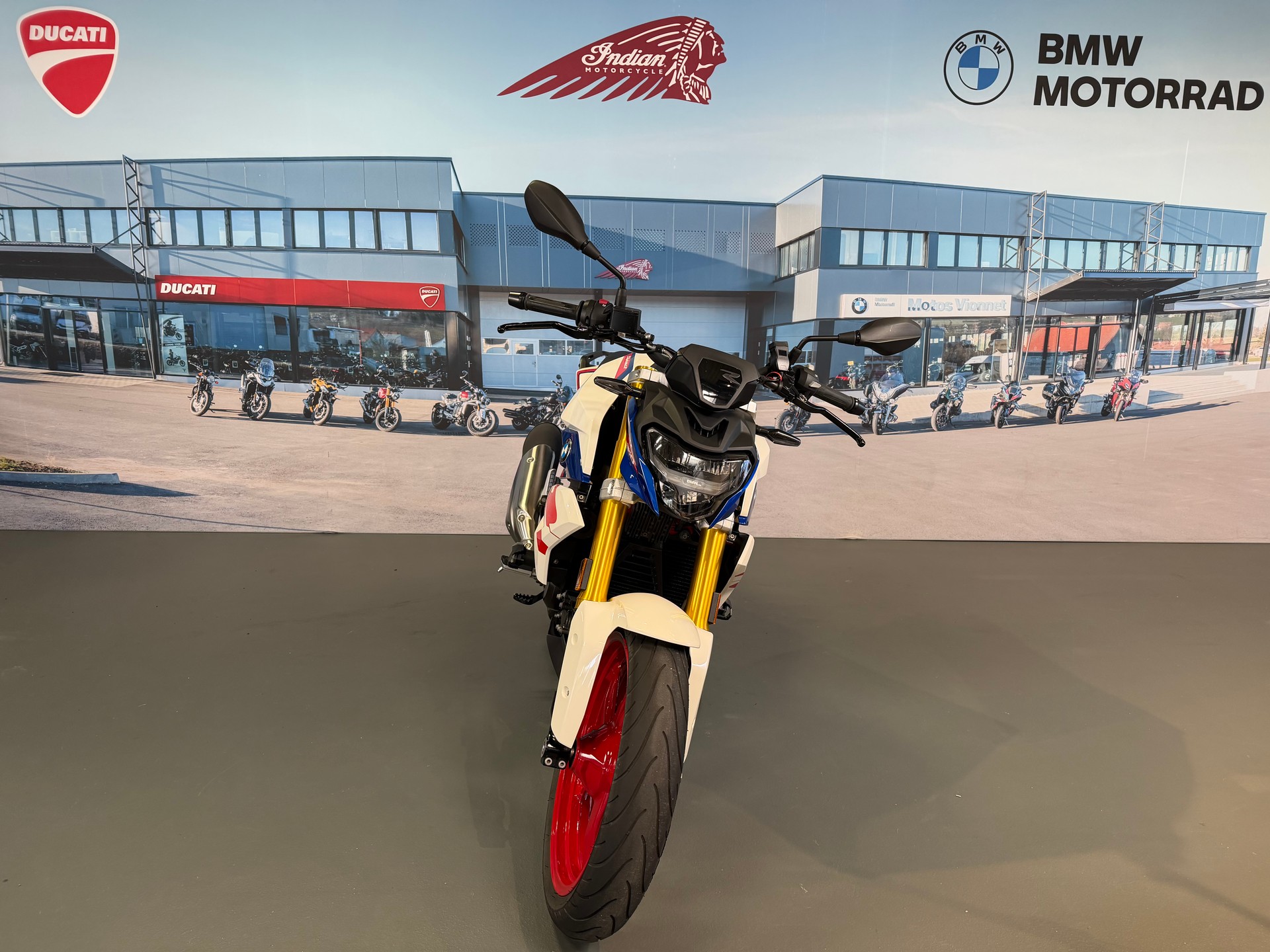 BMW G 310 R-image-1