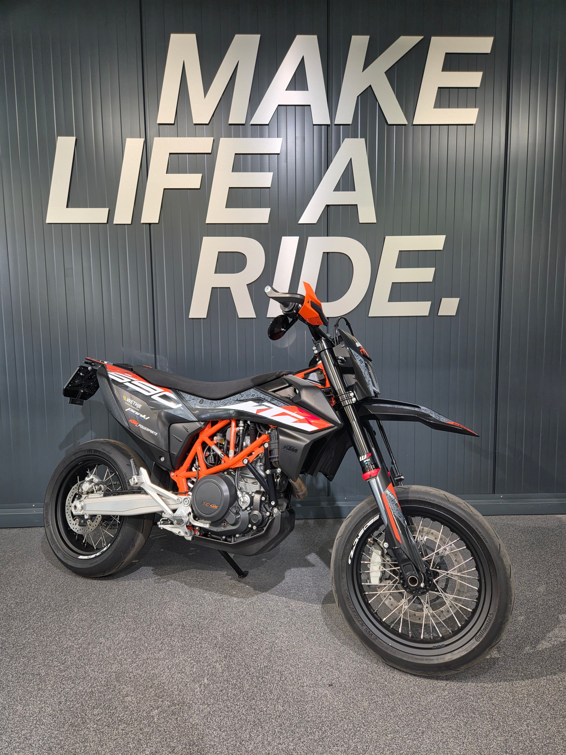 KTM 690 SMC R-image-1