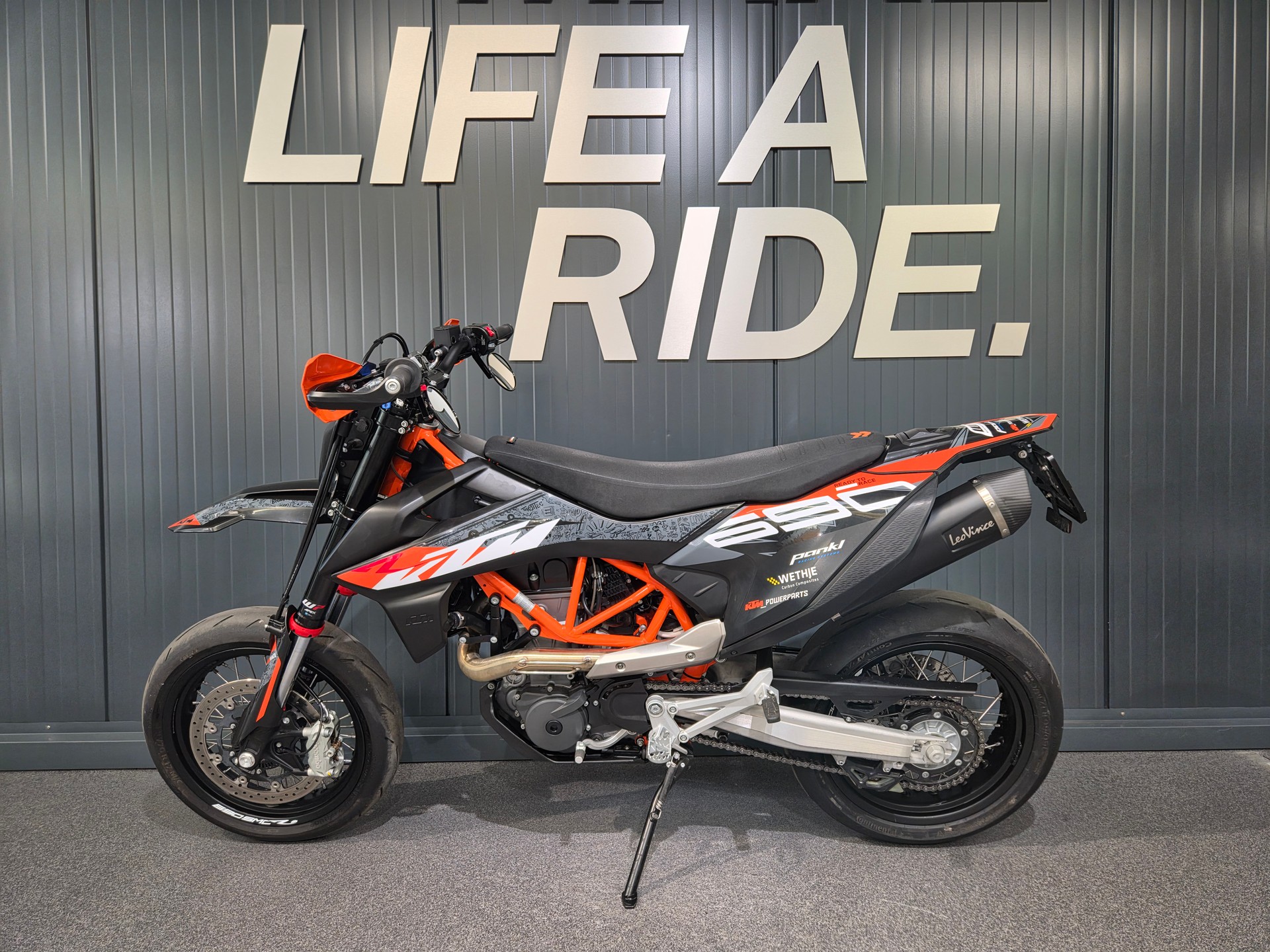 KTM 690 SMC R-image-2