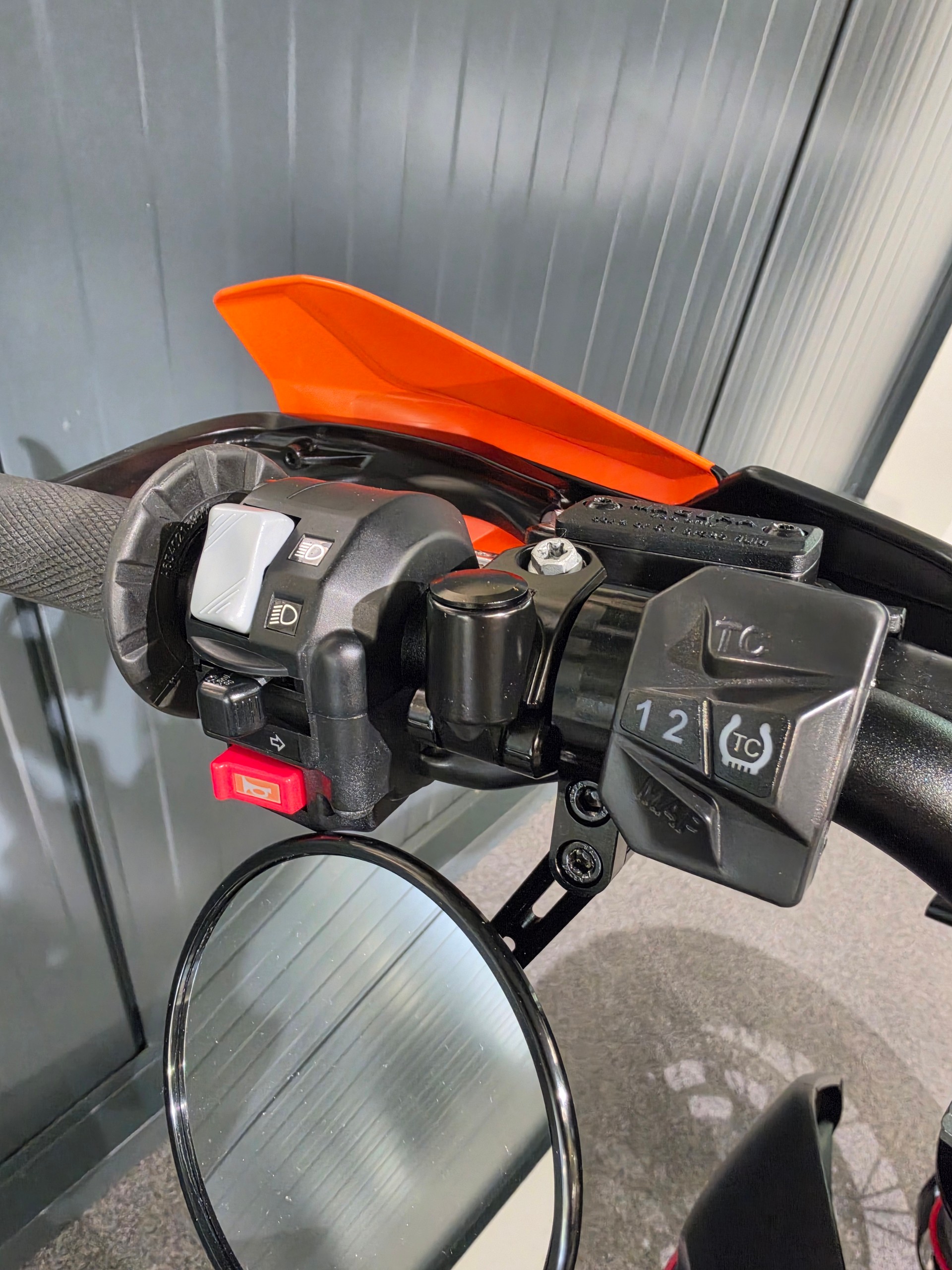 KTM 690 SMC R-image-3