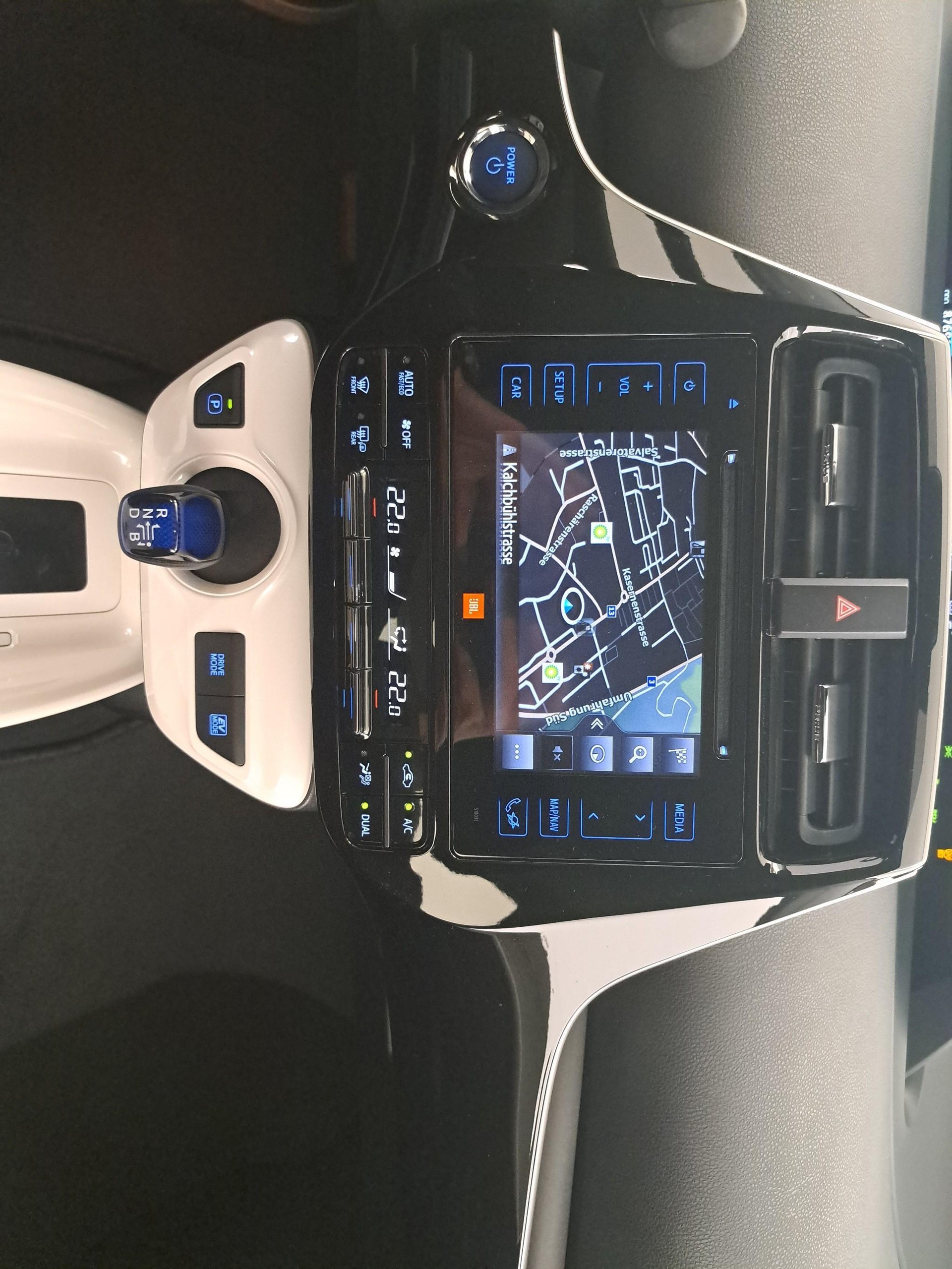 TOYOTA Prius 1.8 VVTi HSD Sol Premium-image-14
