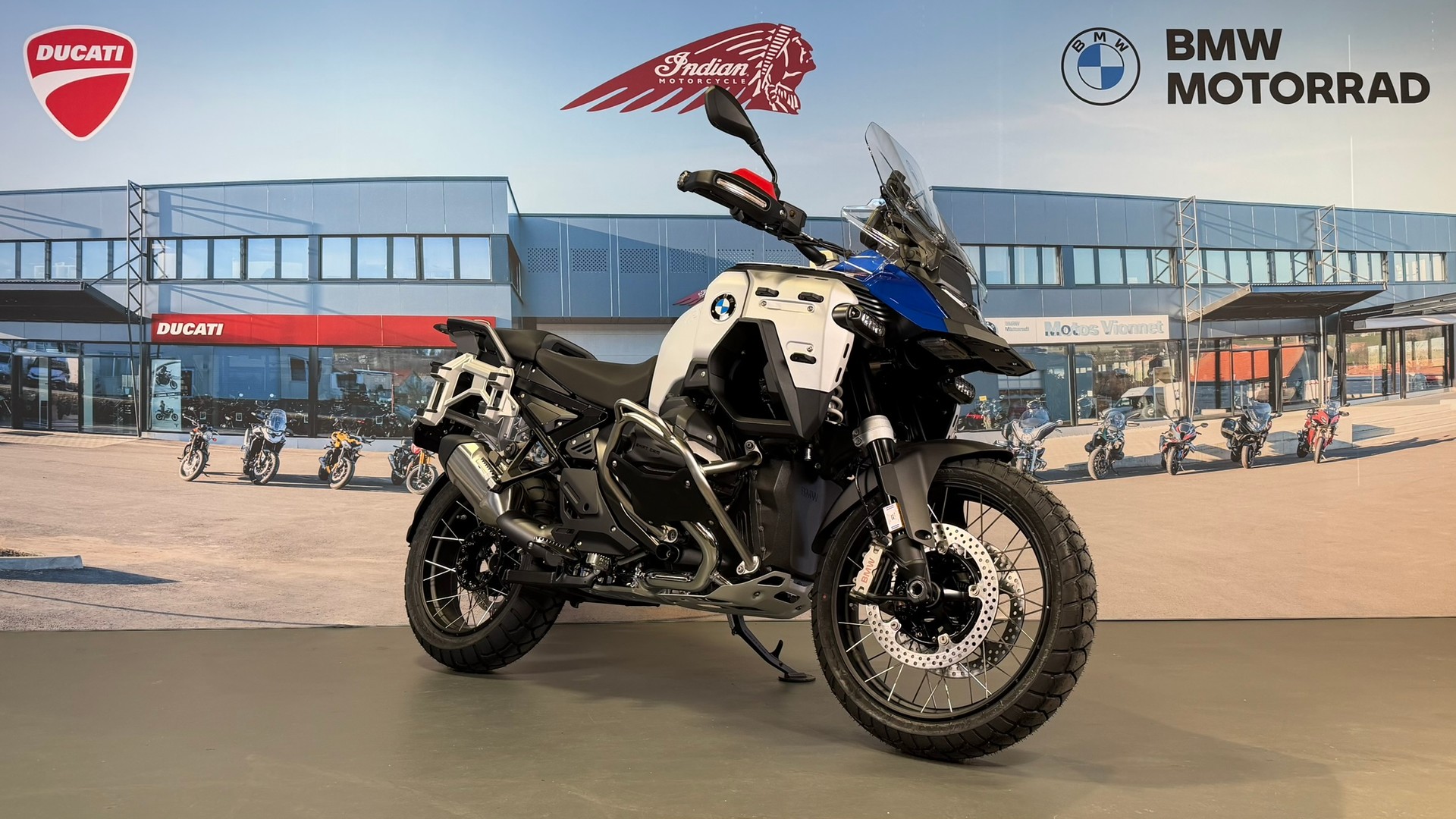 BMW R 1300 GS Adventure Service inclus 3 ans ou 30'000km / 5 ans de garantie jusqu'au 30.11.2026-image-0