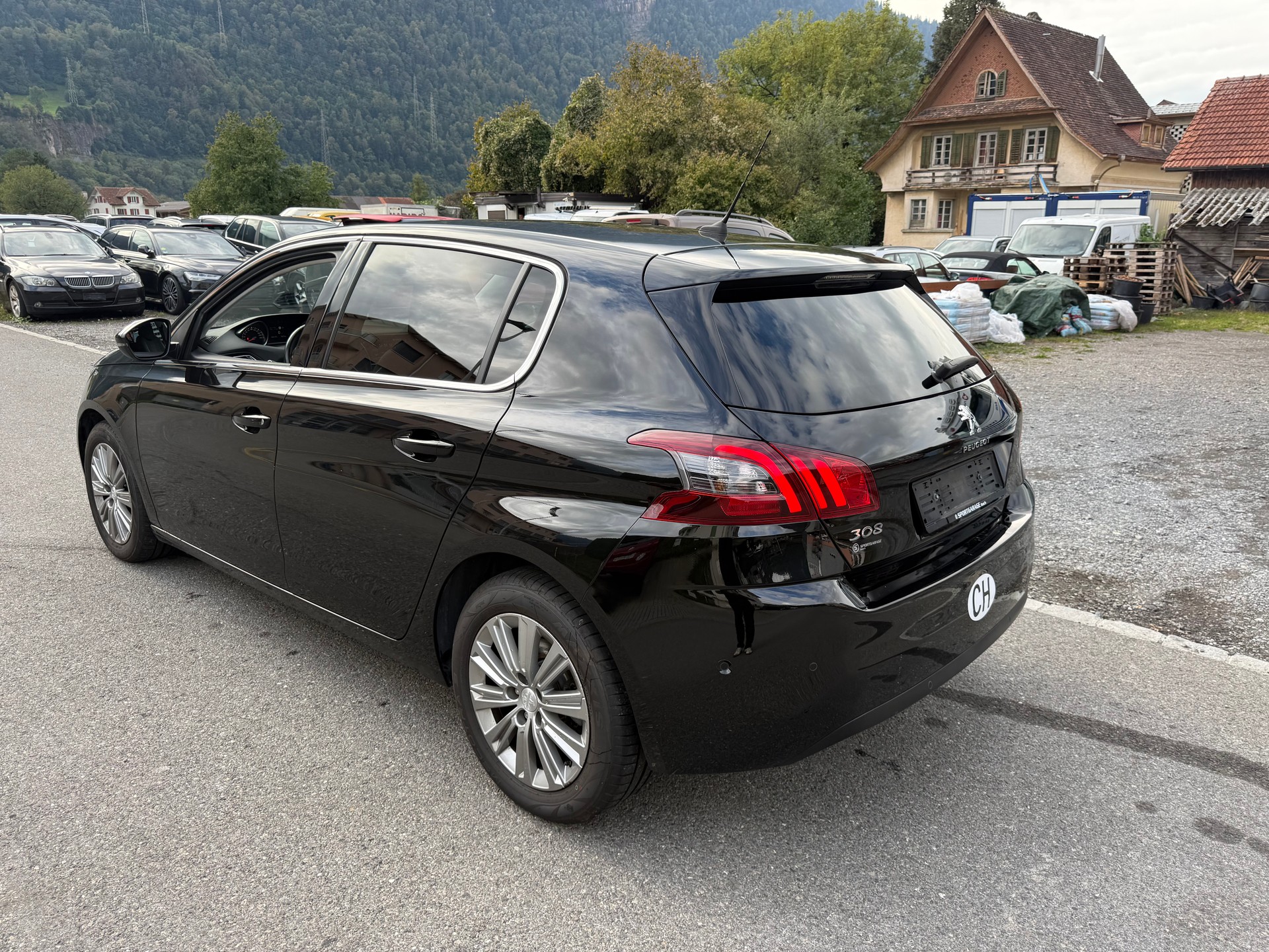 PEUGEOT 308 1.2 Pure Tech Allure EAT8-showroom-element-2