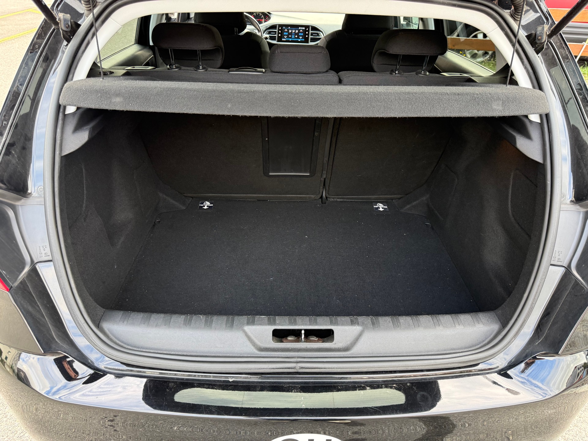 PEUGEOT 308 1.2 Pure Tech Allure EAT8-image-4