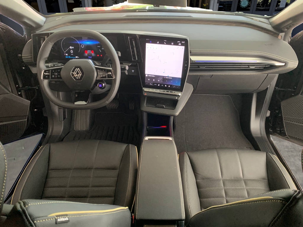 RENAULT Megane-image-6