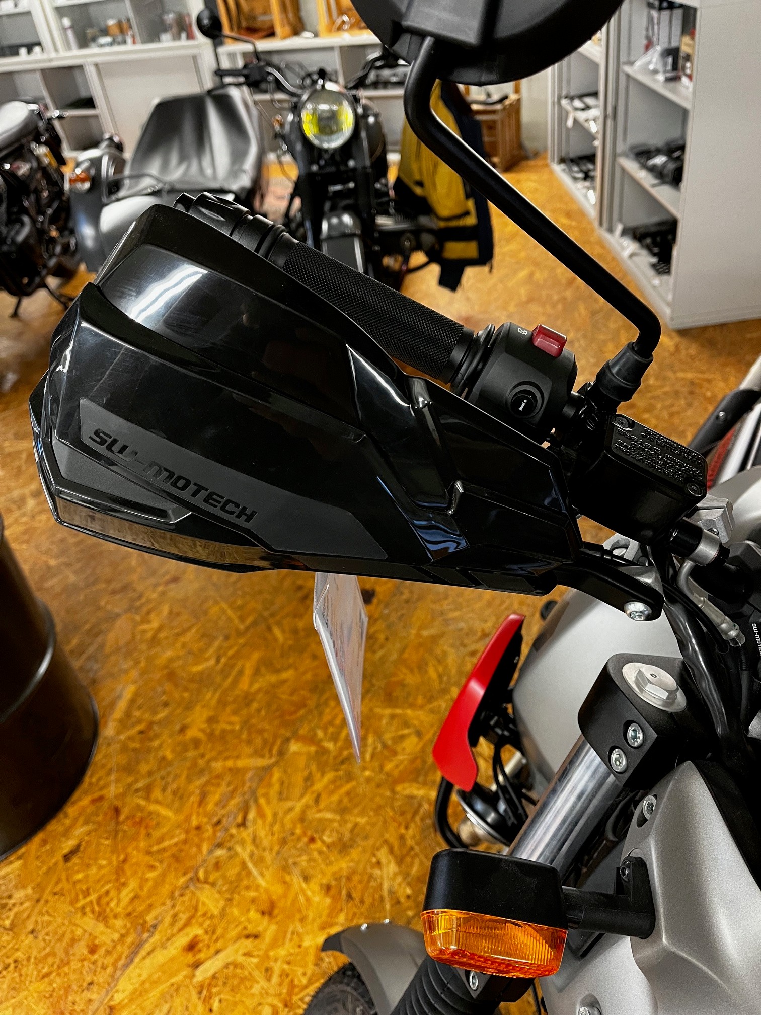 ROYAL ENFIELD SCRAM 411-image-4