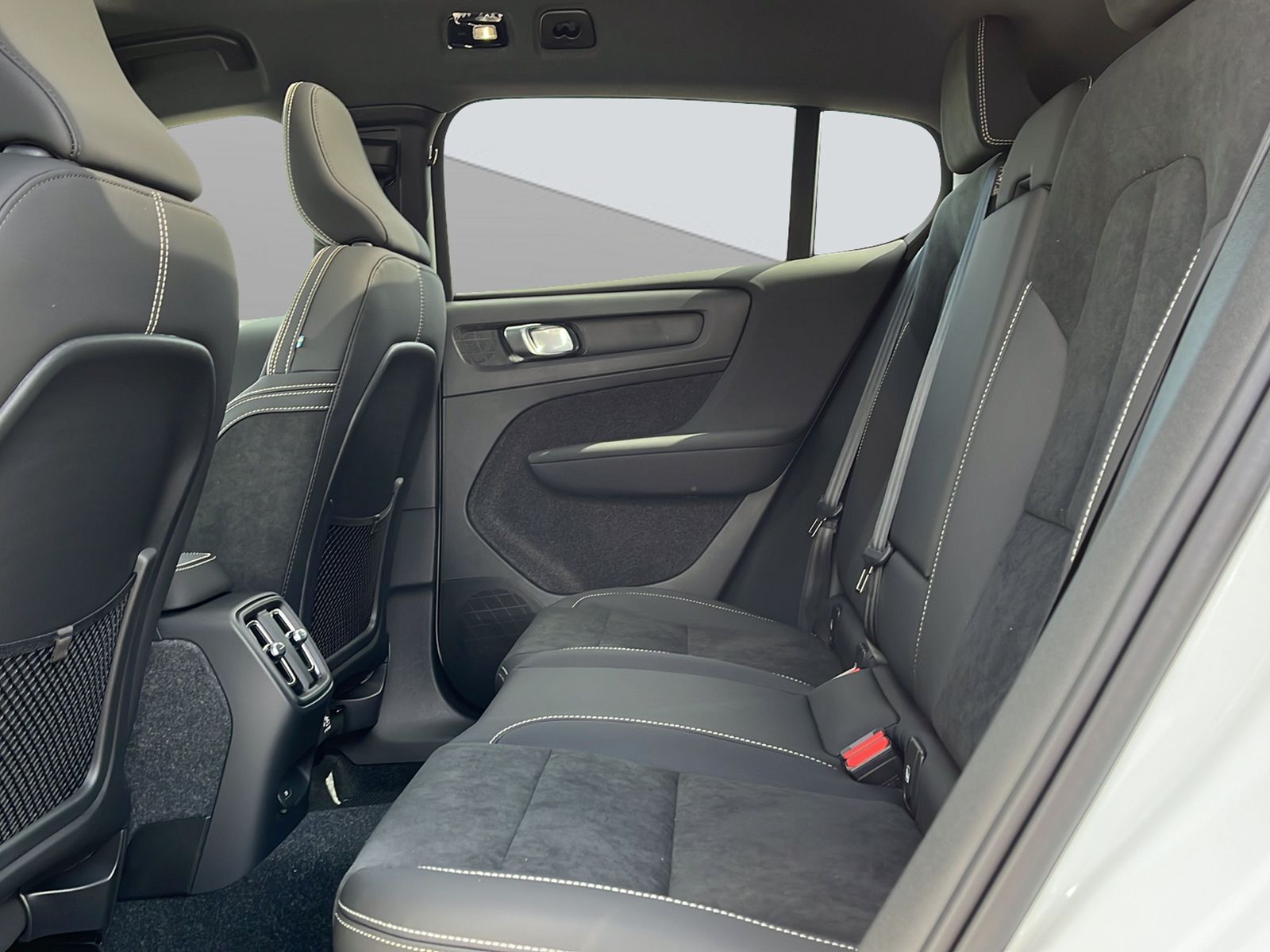 VOLVO C40 P6 Recharge Ultimate-image-13