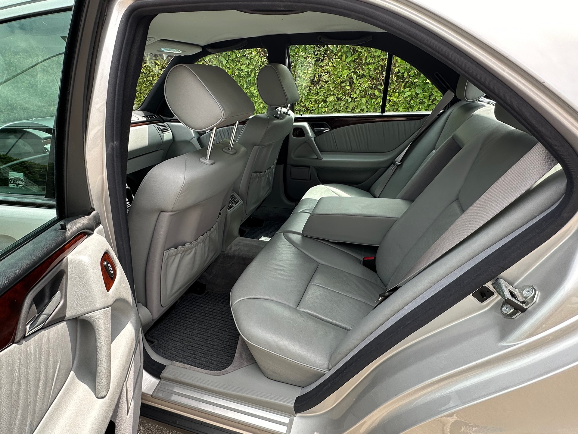 MERCEDES-BENZ E 280 Elégance 4-Matic Automatic-image-14