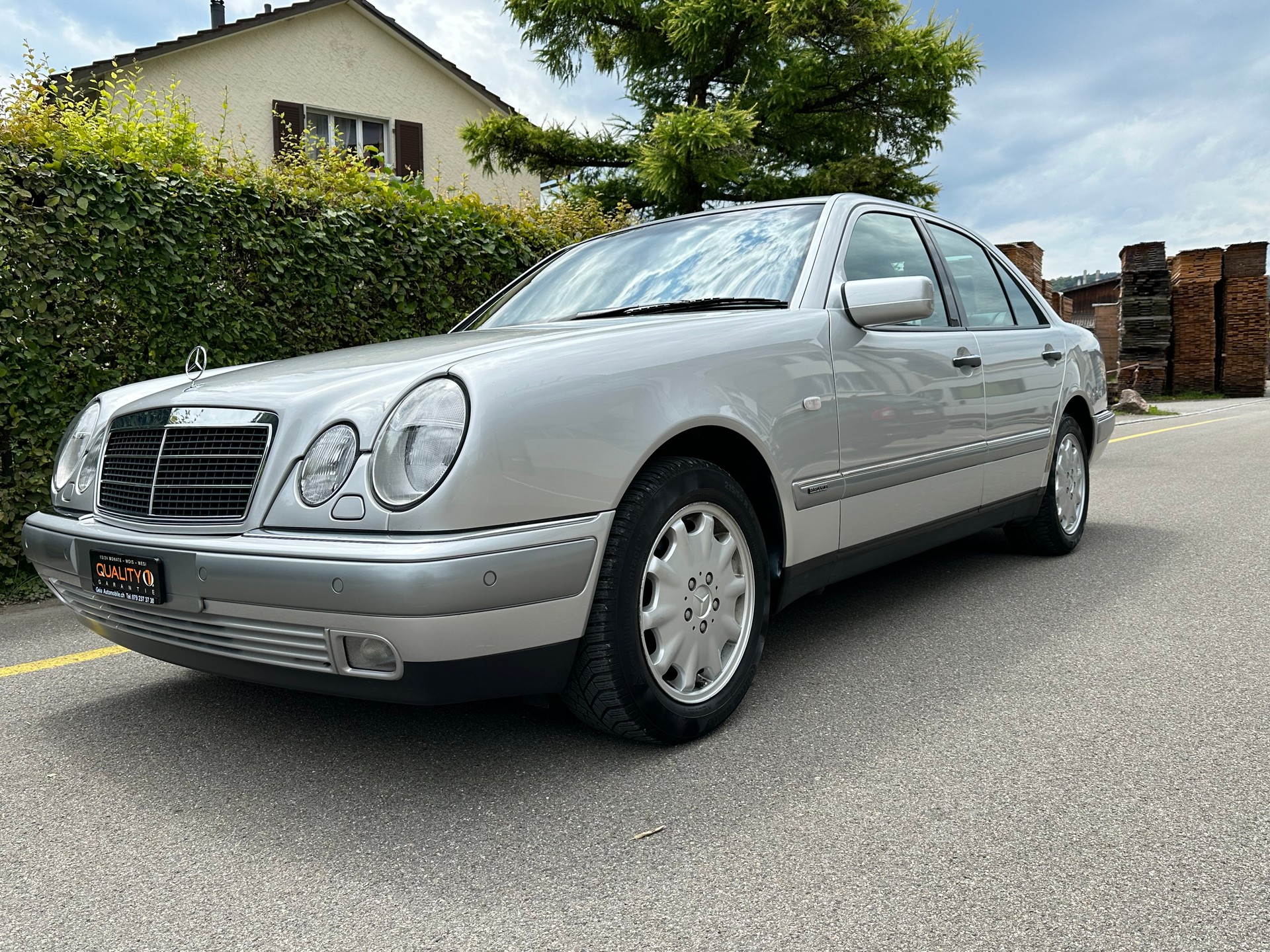 MERCEDES-BENZ E 280 Elégance 4-Matic Automatic-image-3