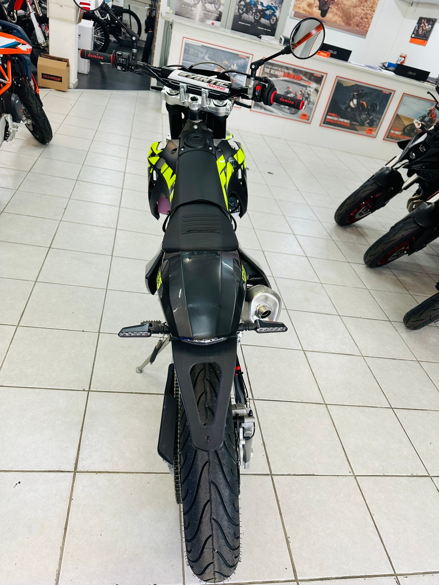 FANTIC XMF 125 Performance Motard-image-8