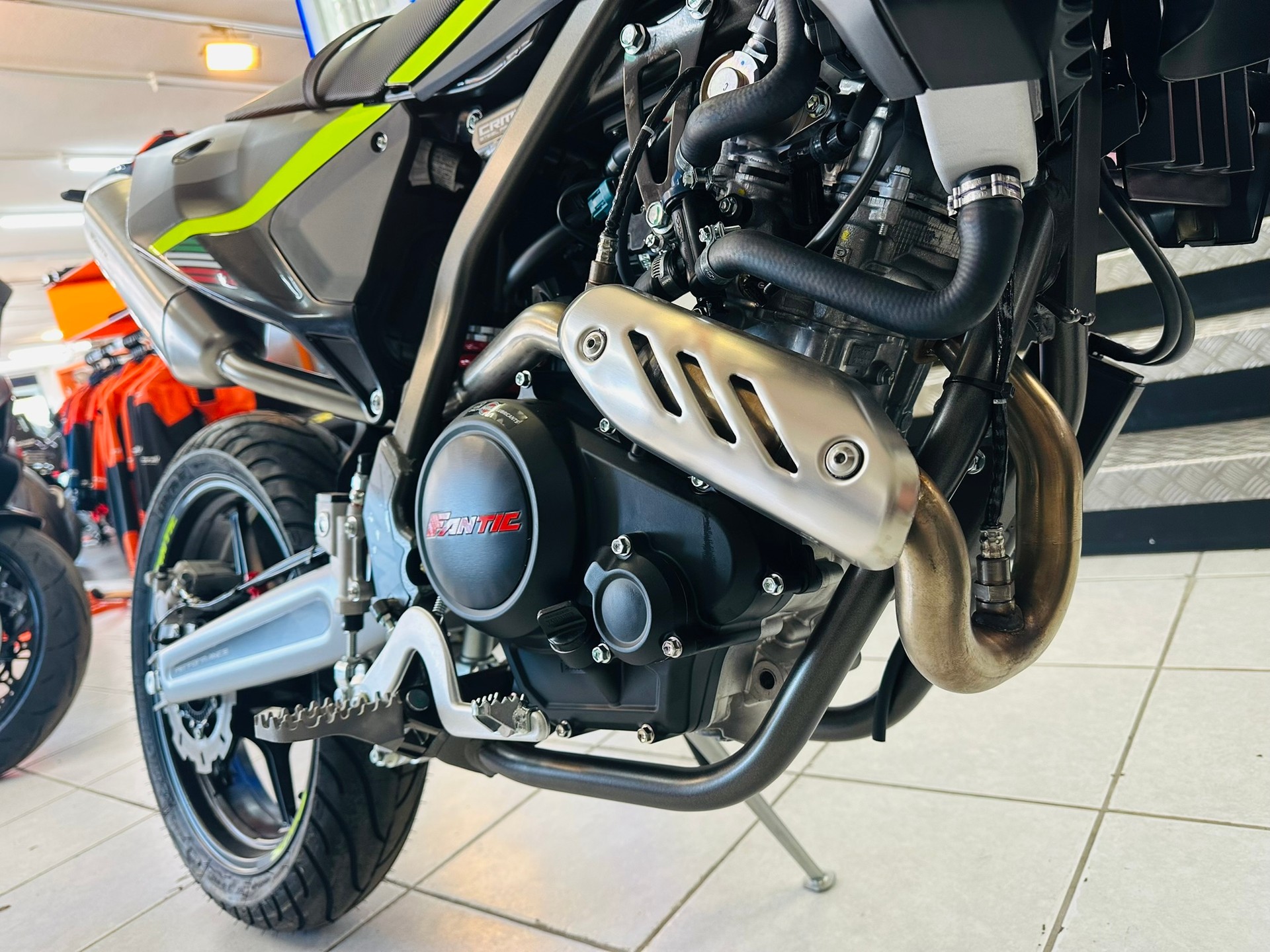 FANTIC XMF 125 Performance Motard-image-6