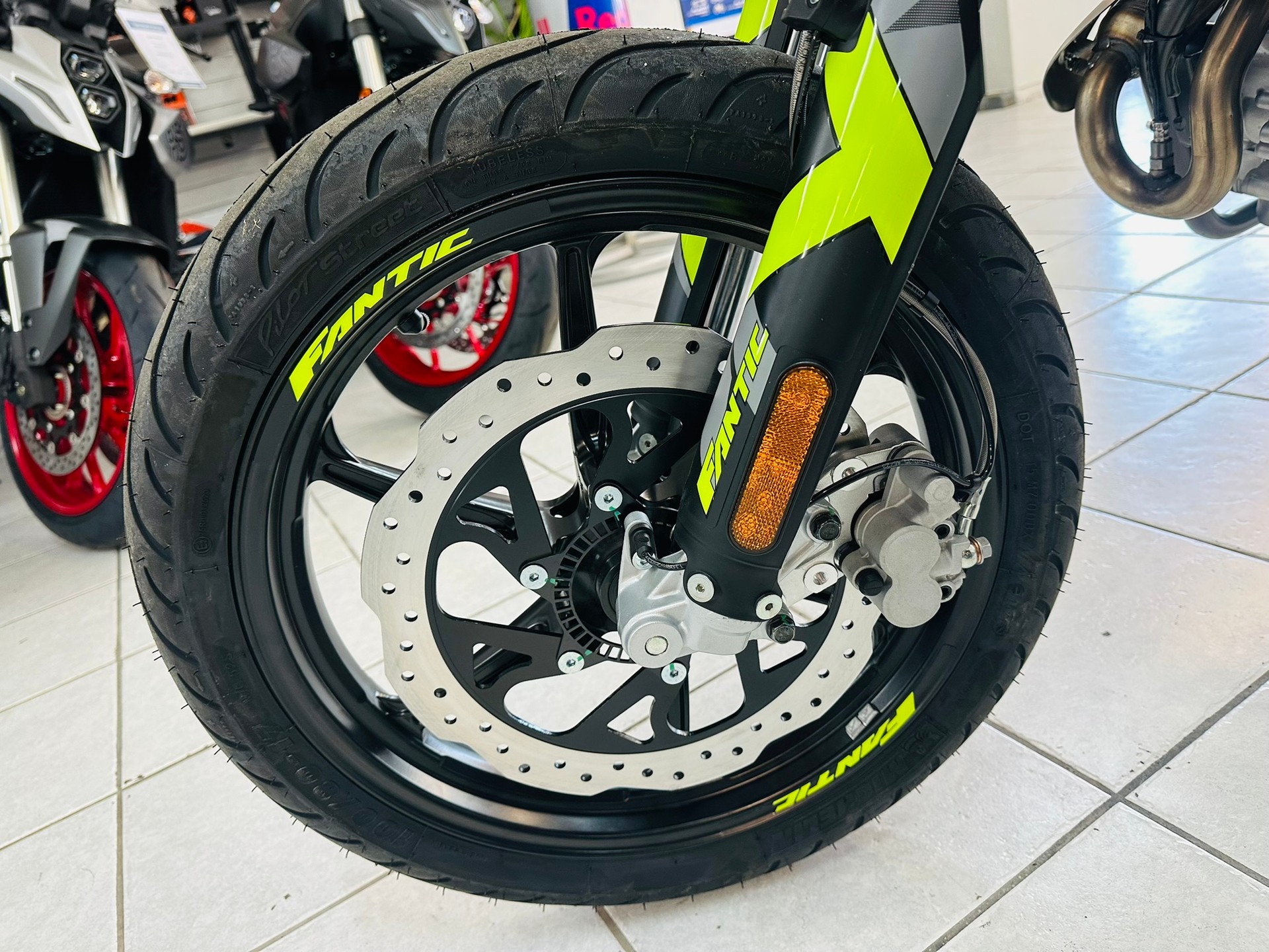 FANTIC XMF 125 Performance Motard-image-4