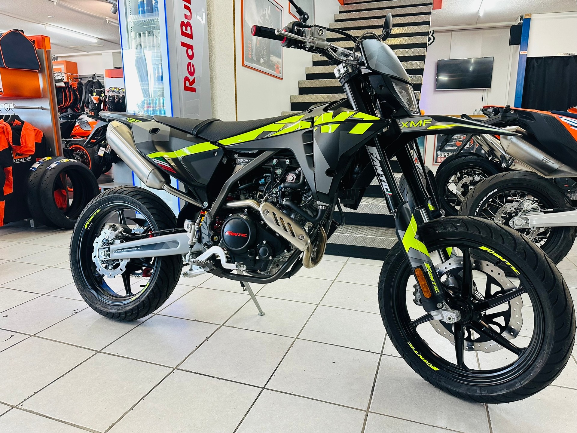 FANTIC XMF 125 Performance Motard-image-0