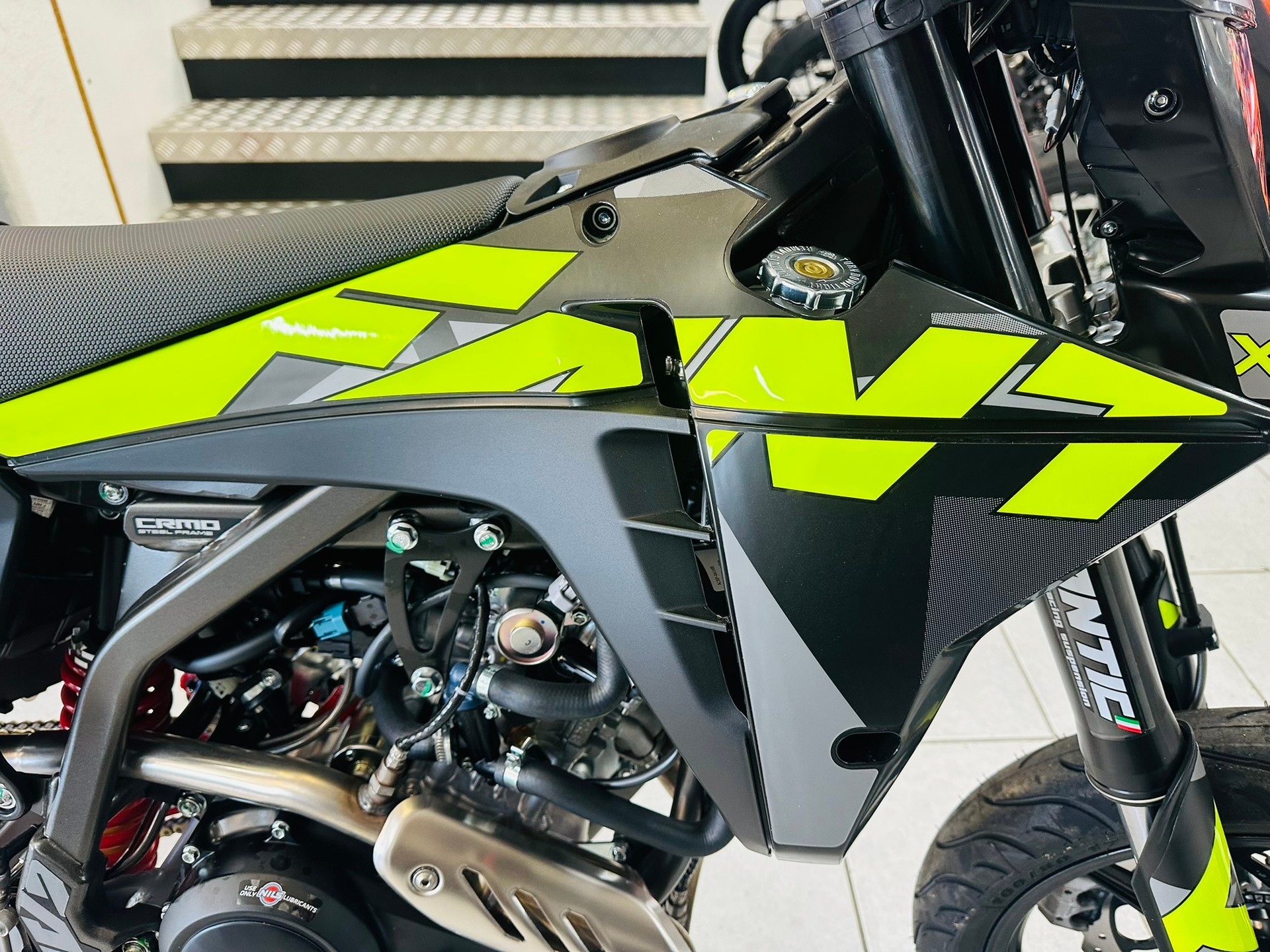 FANTIC XMF 125 Performance Motard-image-1