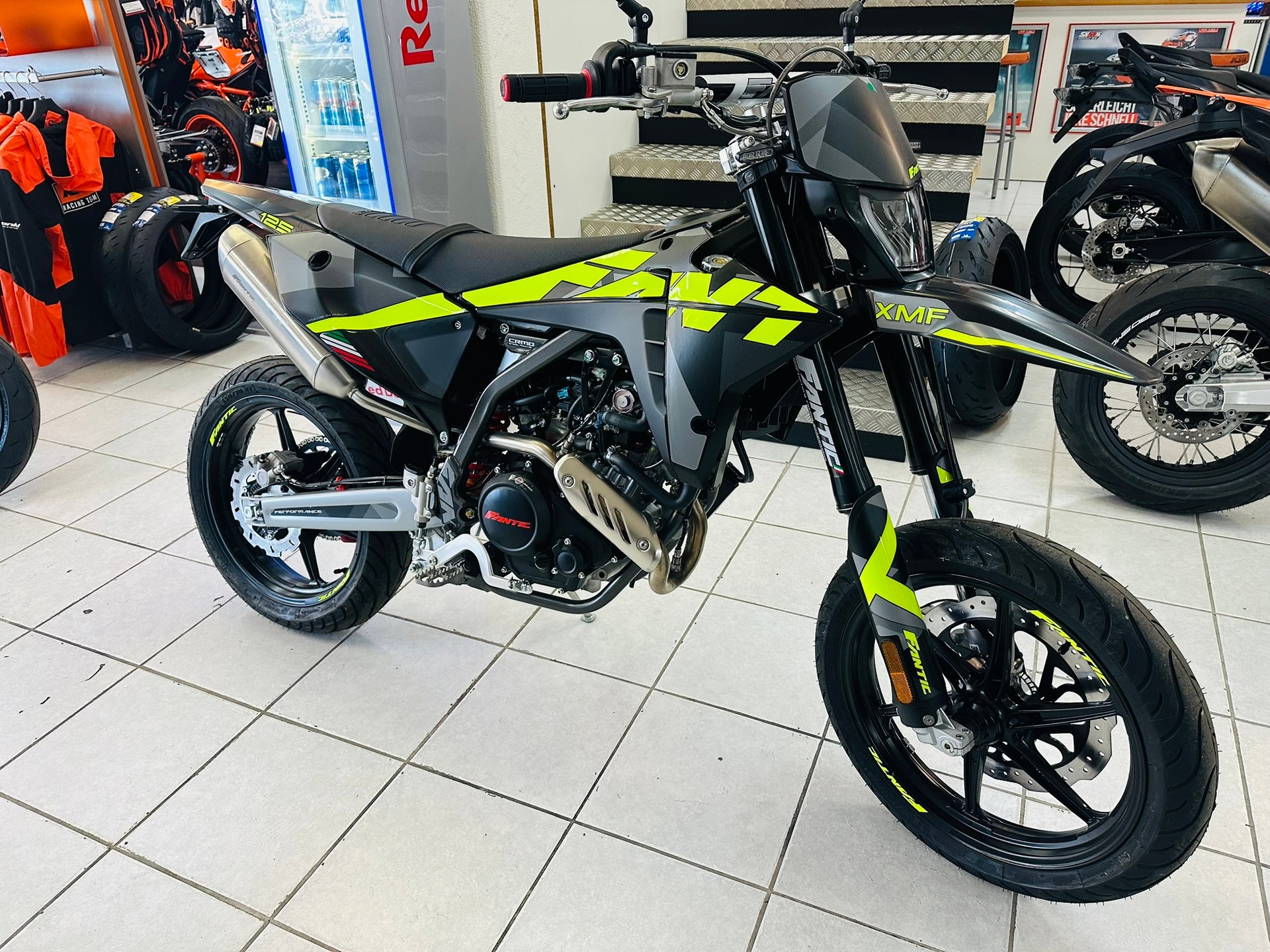 FANTIC XMF 125 Performance Motard-image-5