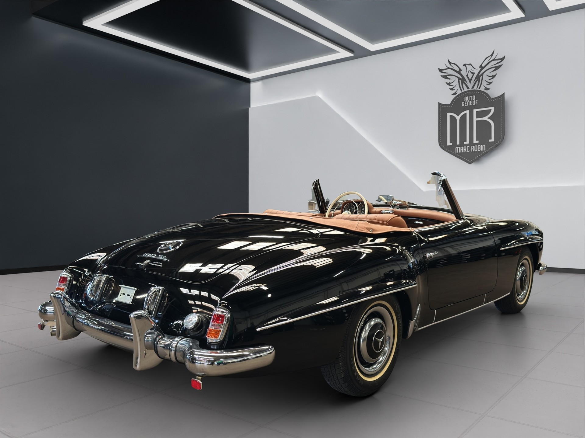 MERCEDES-BENZ SL-showroom-element-3