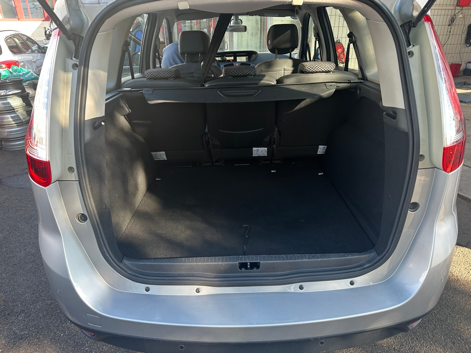 RENAULT Scénic 1.5 dCi Bose EDC-image-13