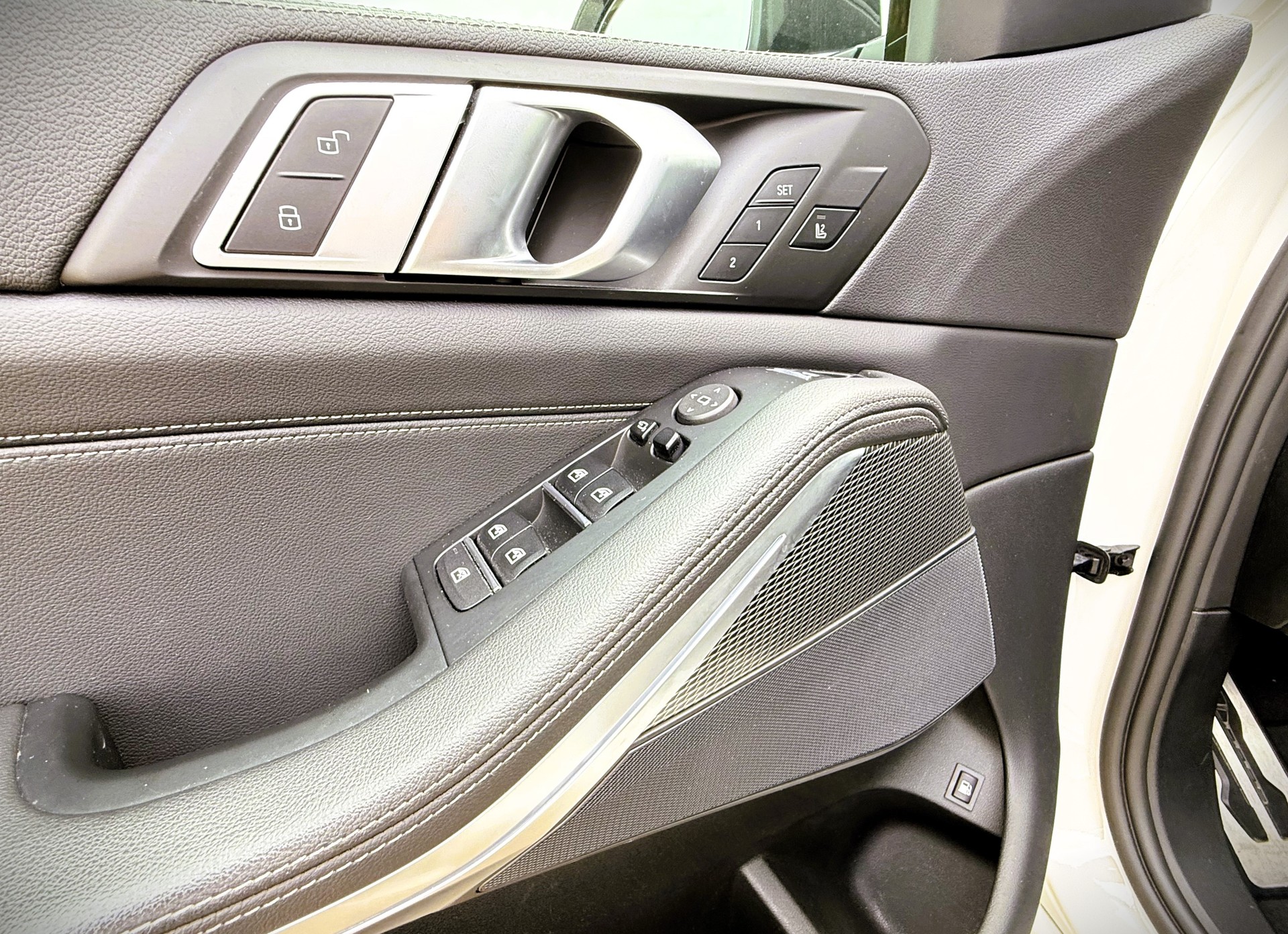BMW X5 xDrive45e M Sport Steptronic-image-17