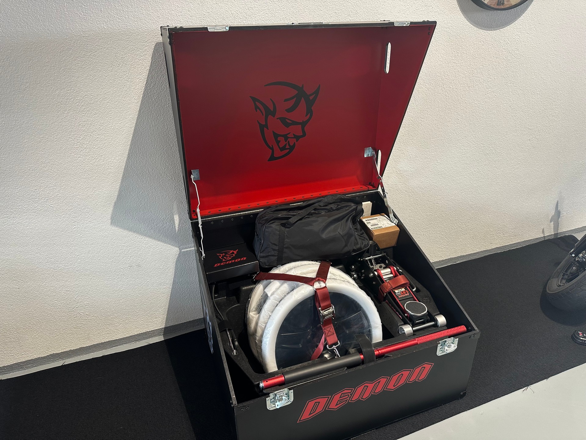 DODGE Challenger SRT DEMON-image-15