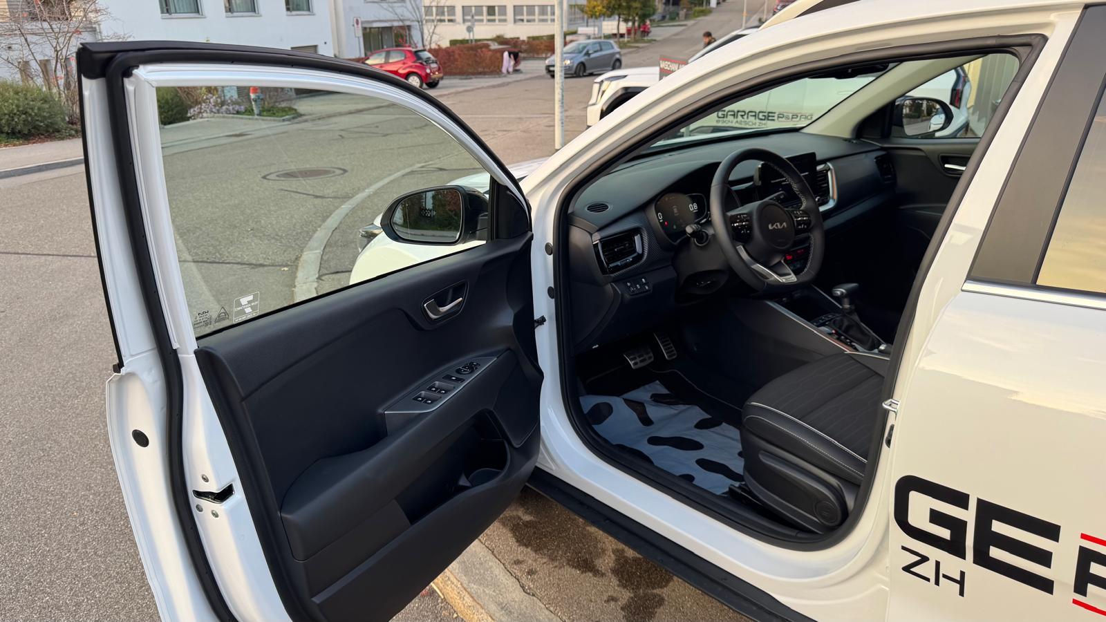 KIA Stonic 1.0 T-GDi MHEV GT-Line-image-8