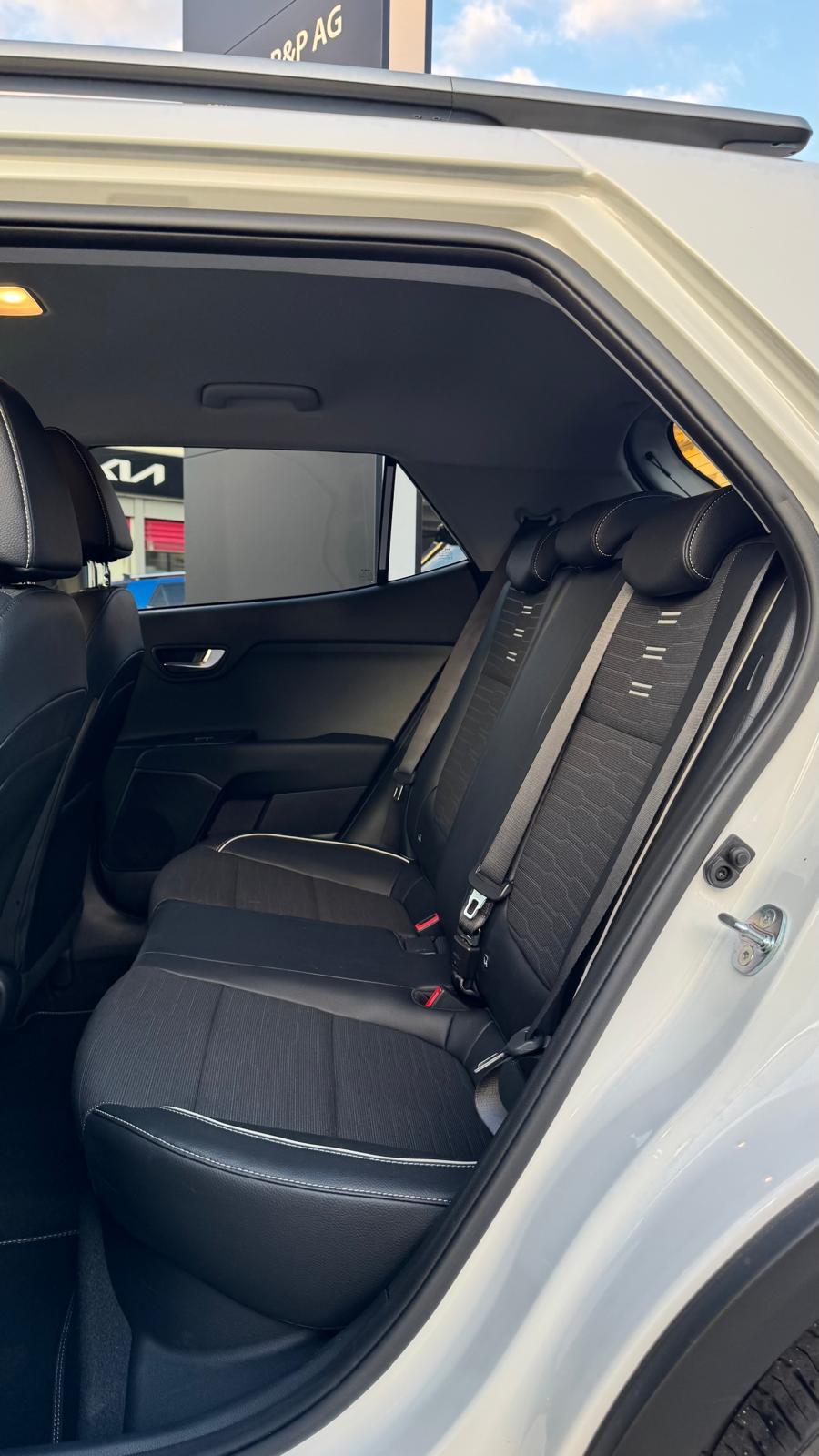 KIA Stonic 1.0 T-GDi MHEV GT-Line-image-11