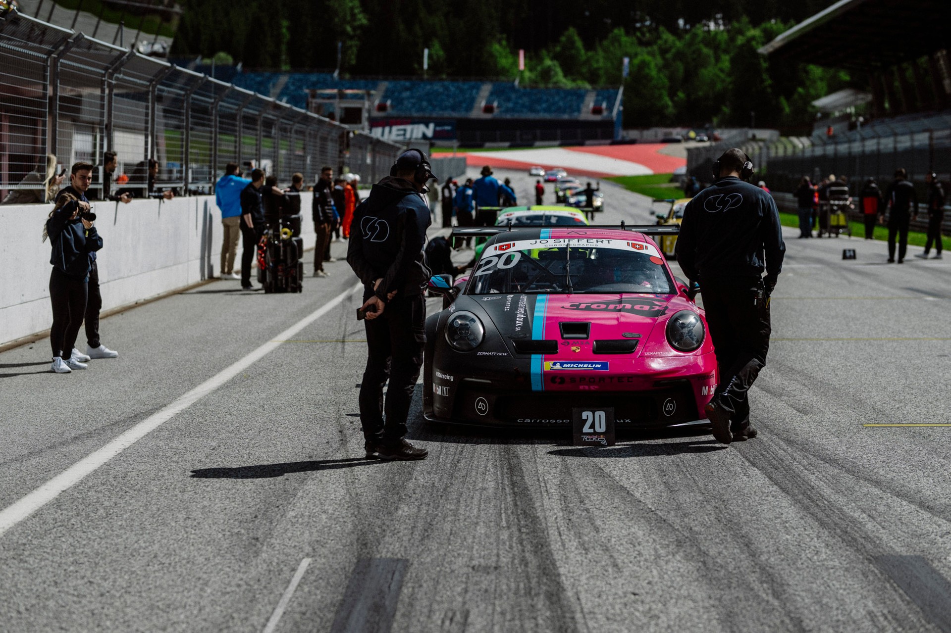 PORSCHE 992 GT3 CUP-showroom-element-3