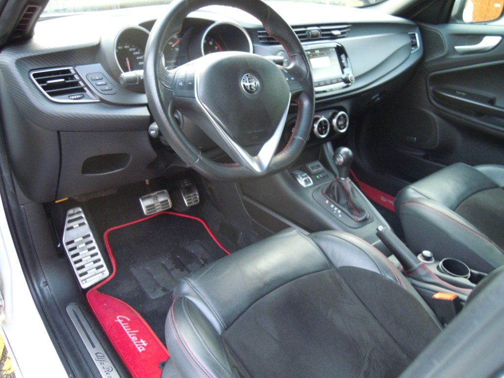 ALFA ROMEO Giulietta 1750 TBi Veloce TCT-image-6