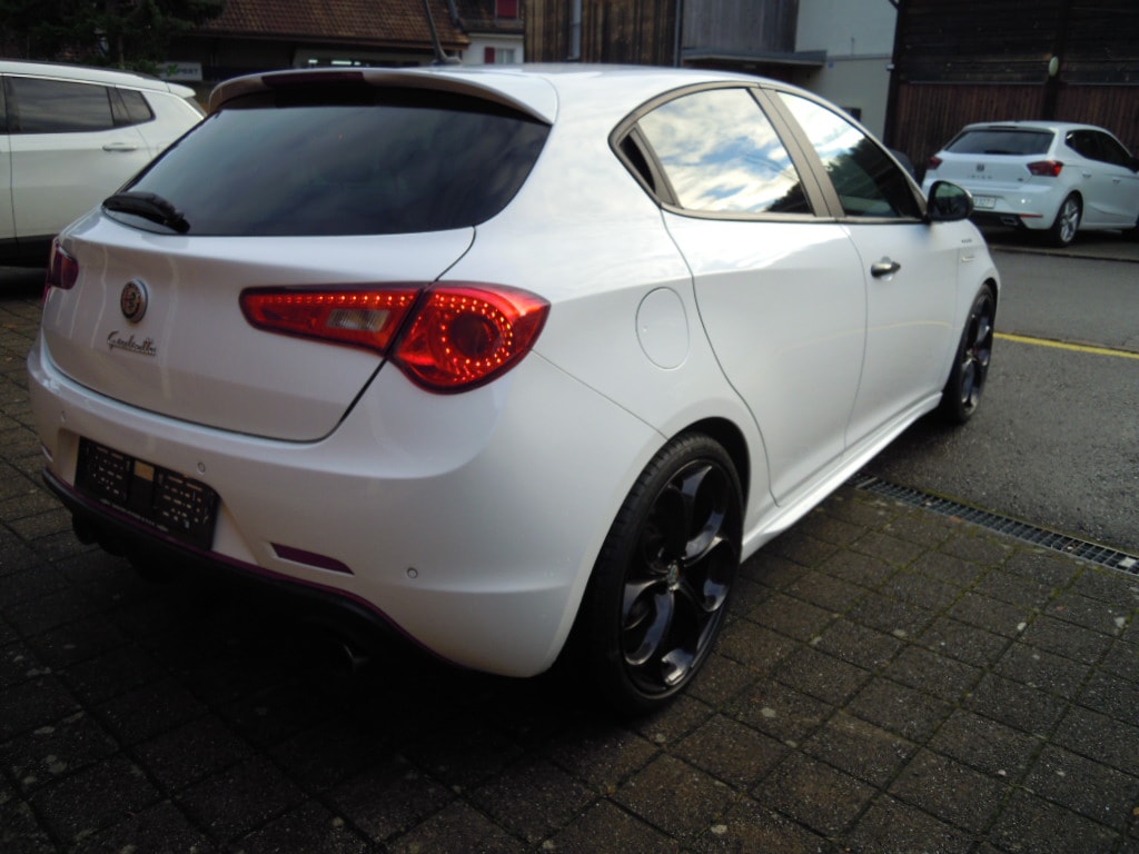 ALFA ROMEO Giulietta 1750 TBi Veloce TCT-showroom-element-2