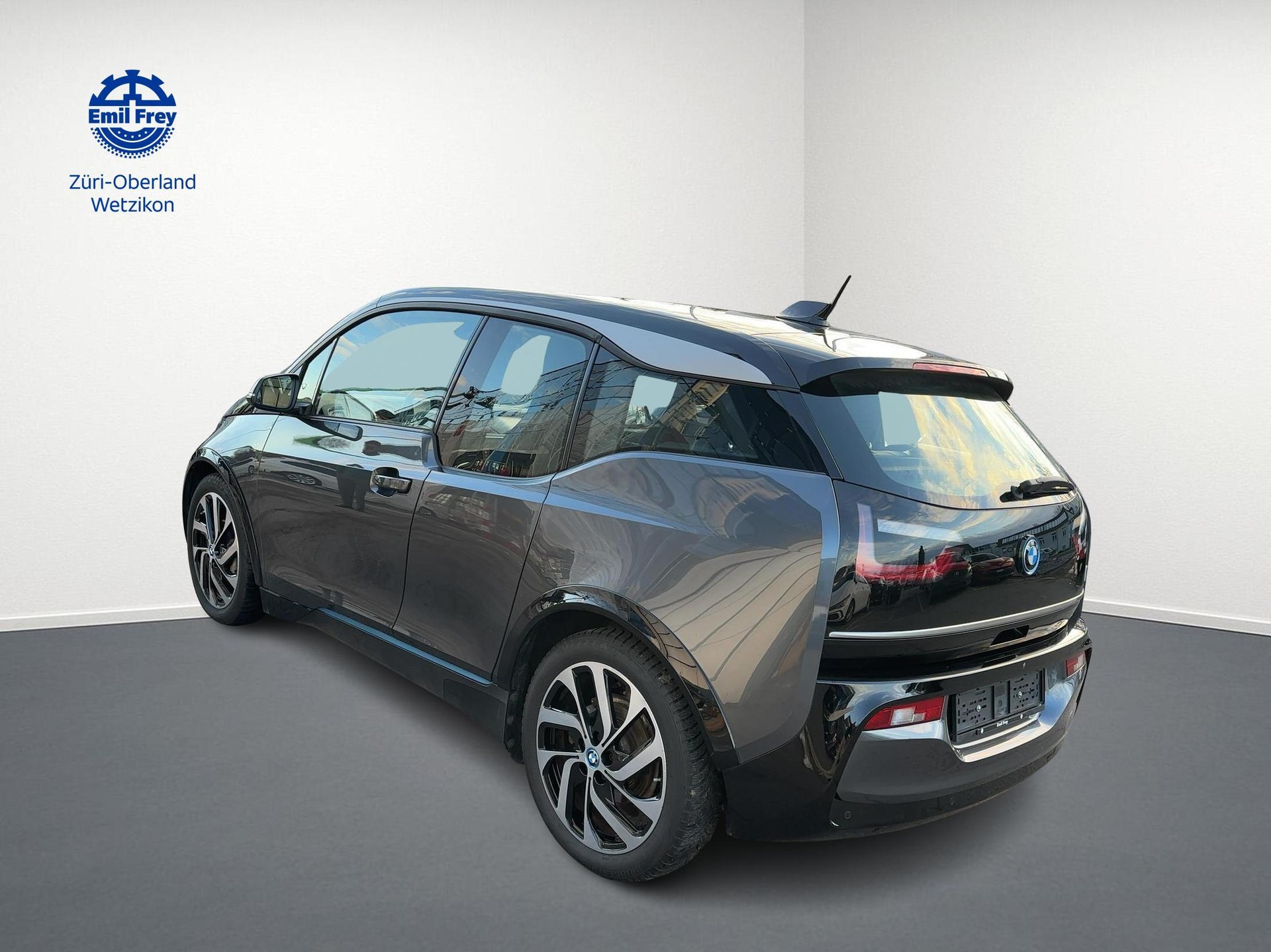 BMW i3 120 Ah-showroom-element-2