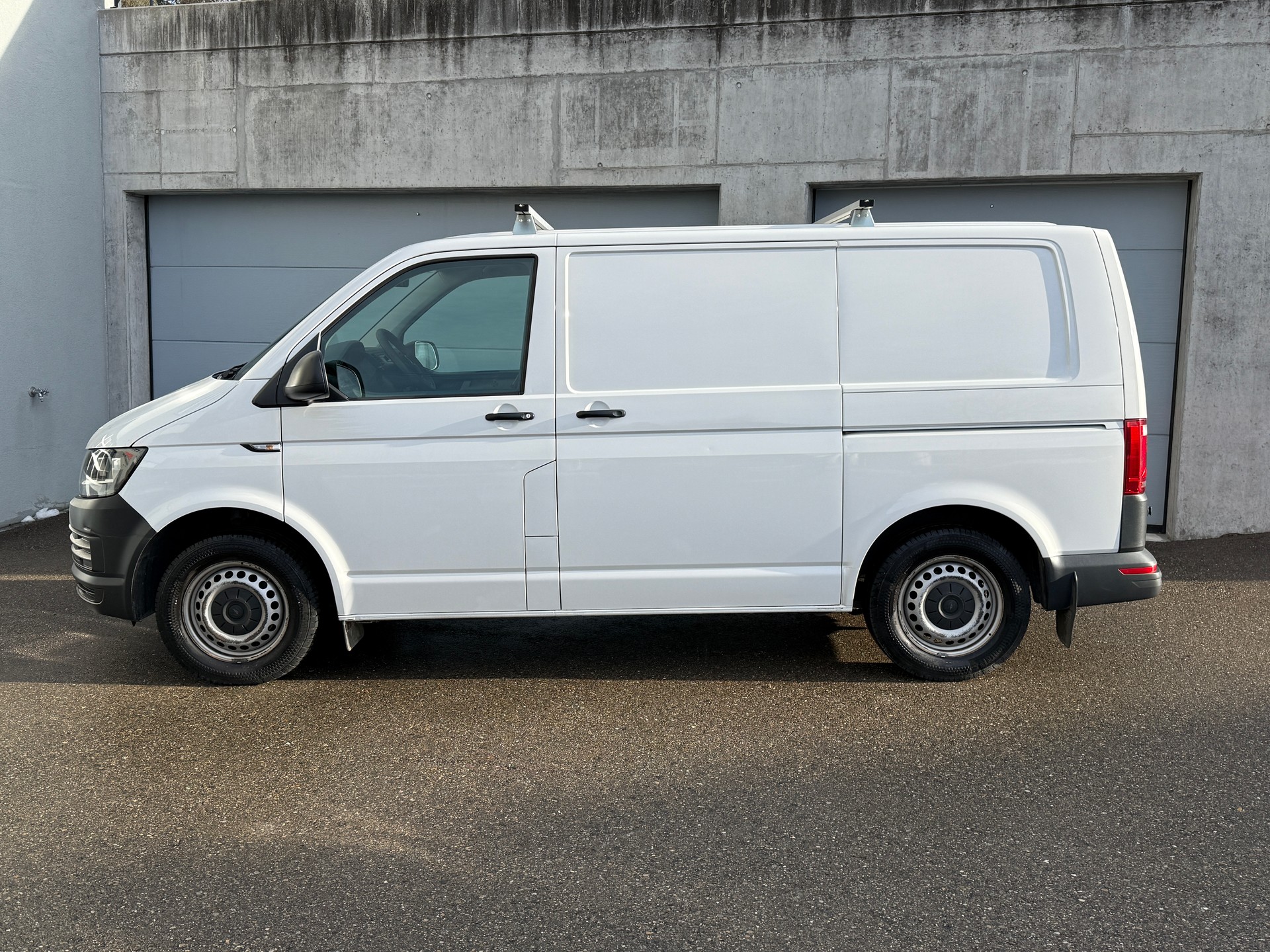 VW 2.0 TDI 4Motion mit Anhängerkupplung & Standheizung-image-4