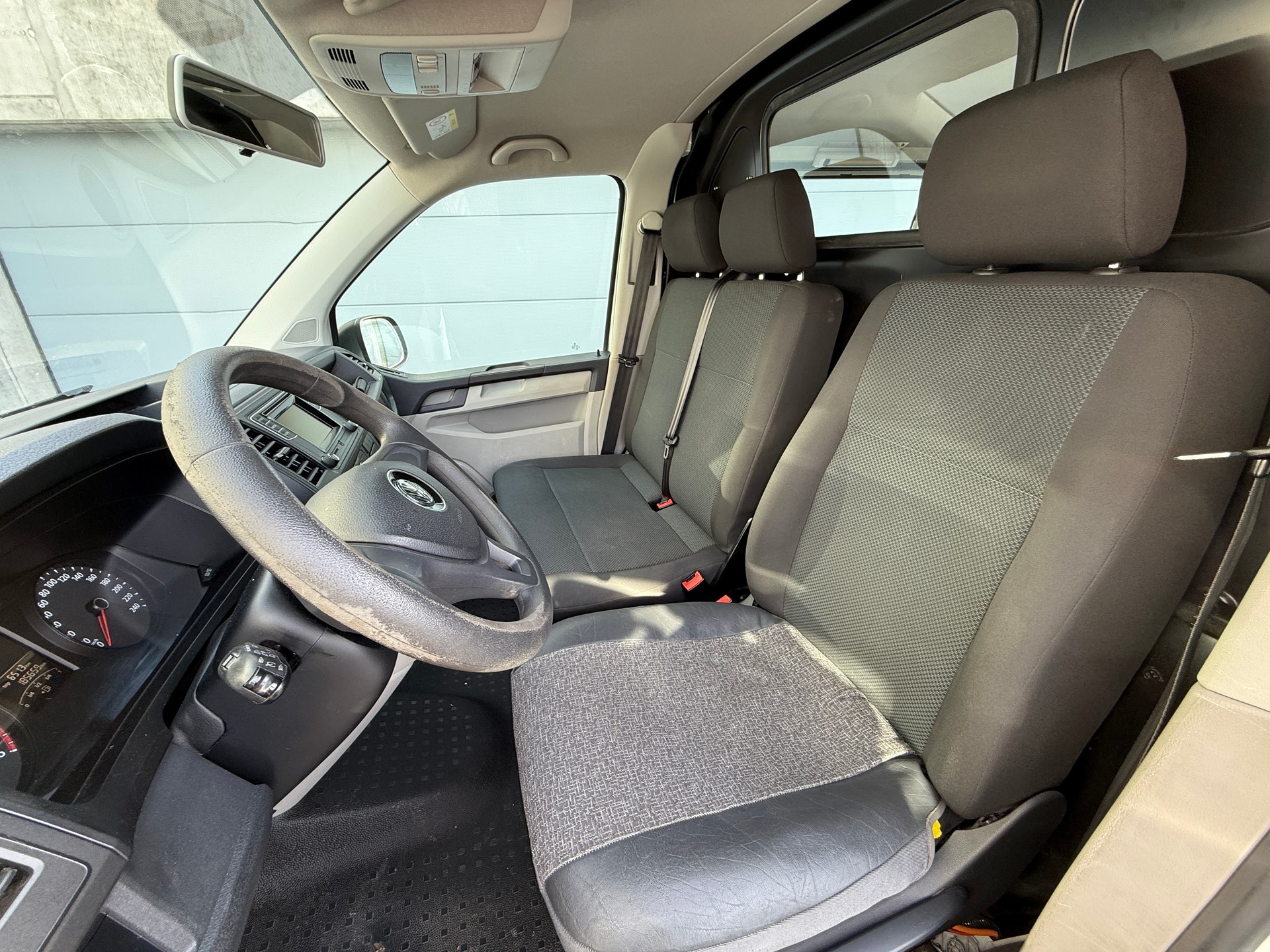 VW 2.0 TDI 4Motion mit Anhängerkupplung & Standheizung-image-11