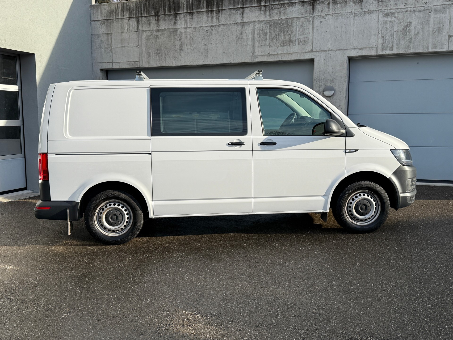 VW 2.0 TDI 4Motion mit Anhängerkupplung & Standheizung-image-5