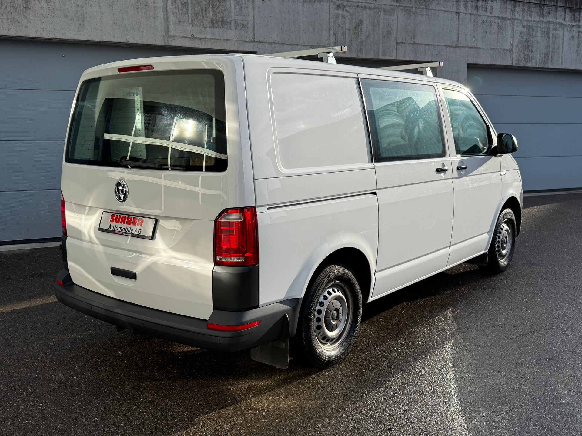 VW 2.0 TDI 4Motion mit Anhängerkupplung & Standheizung-showroom-element-3