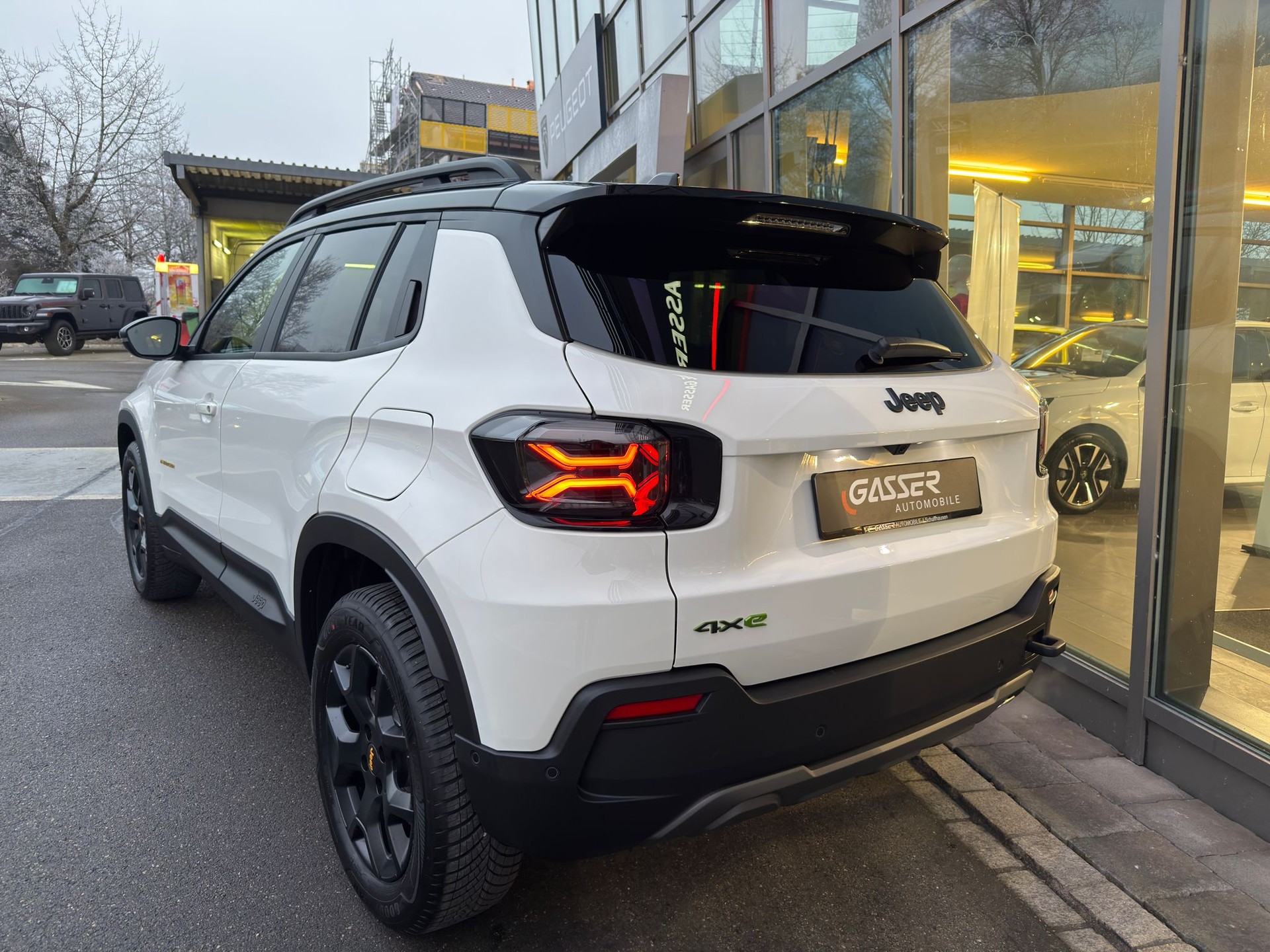 JEEP Avenger 1.2 Turbo MHEV The North Face 4xe-showroom-element-2