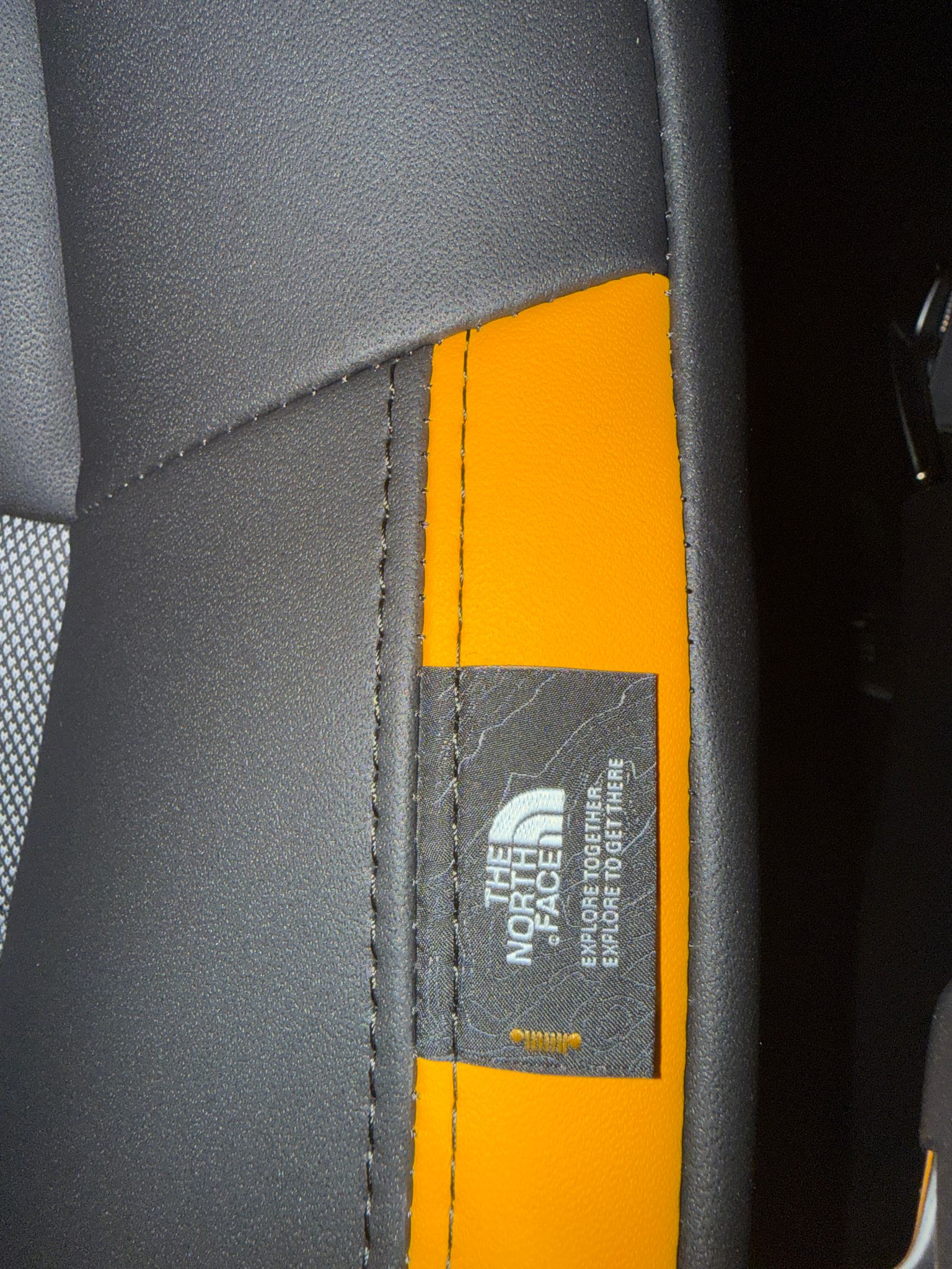 JEEP Avenger 1.2 Turbo MHEV The North Face 4xe-image-11